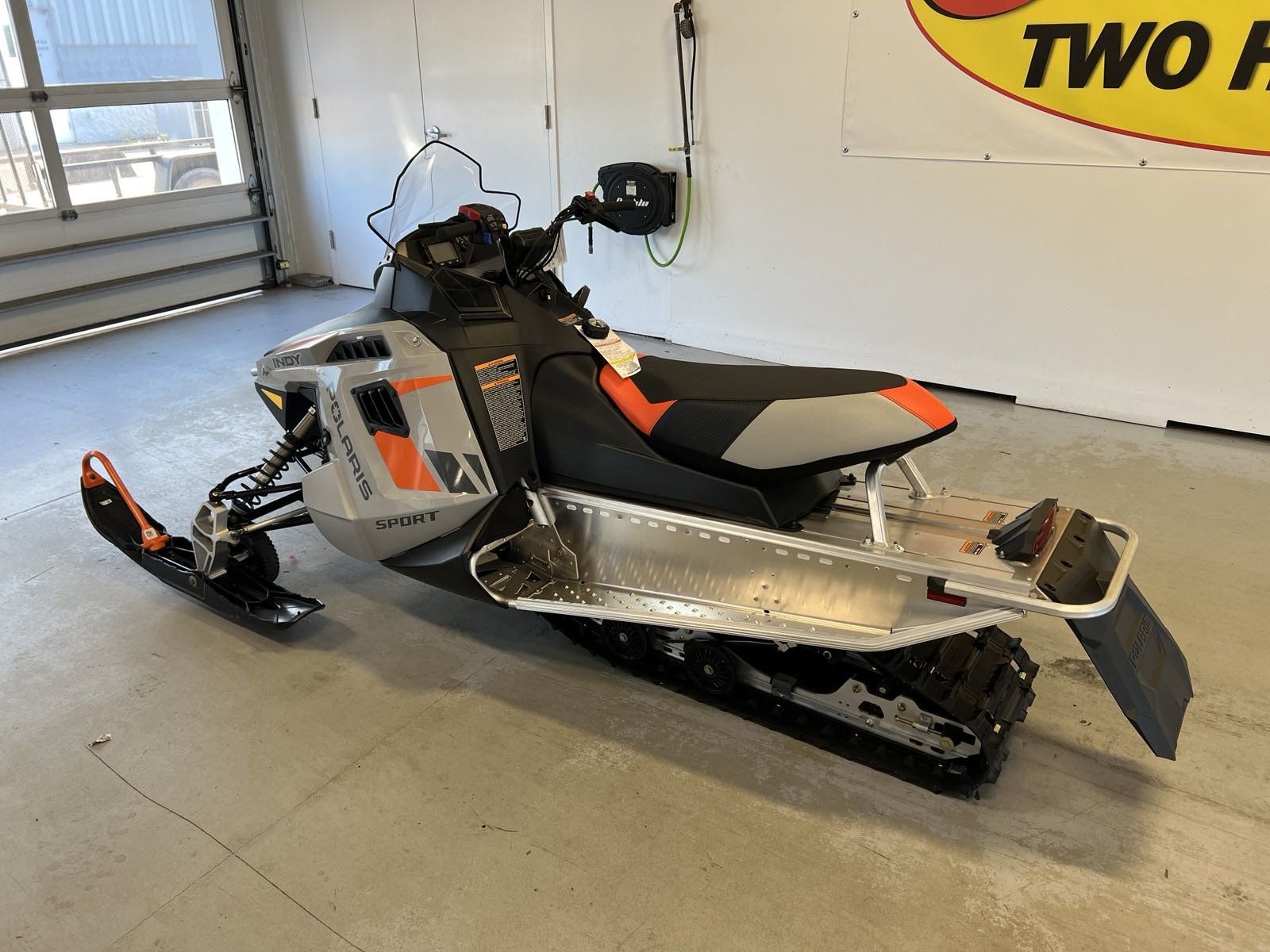 2024 Polaris 550 Indy Sport 121 ES in Two Harbors, Minnesota - Photo 3
