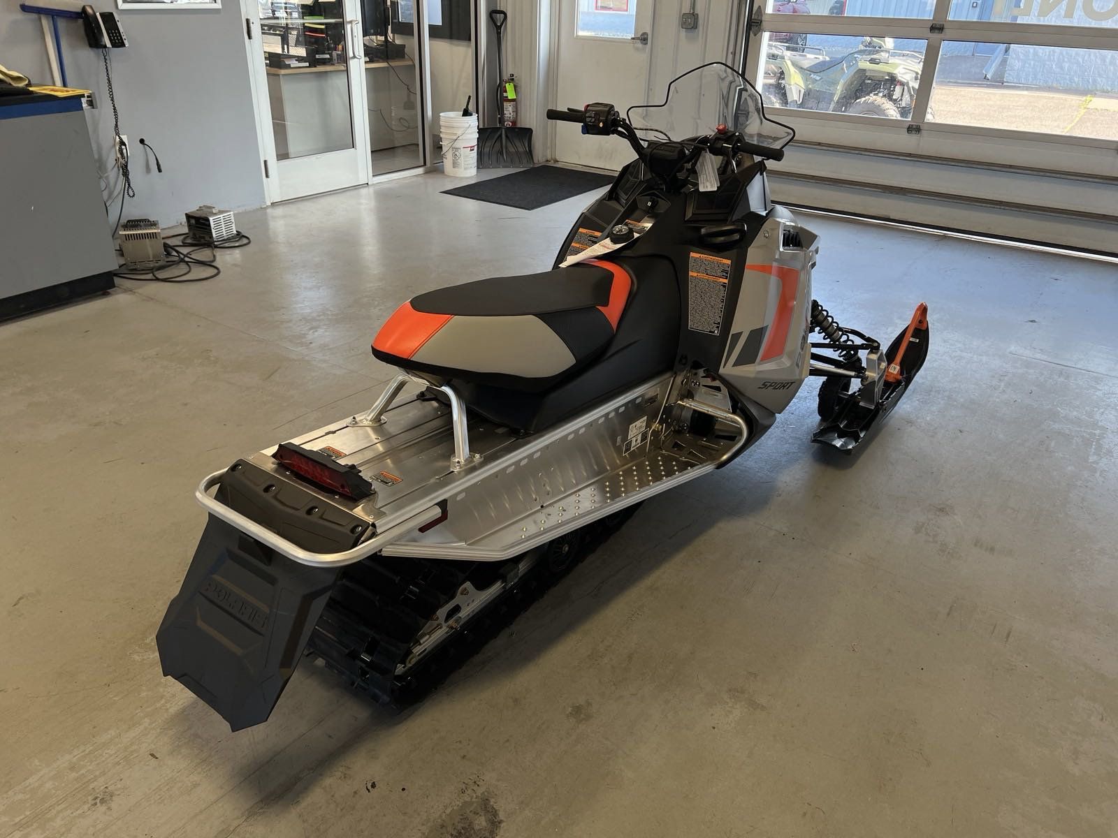 2024 Polaris 550 Indy Sport 121 ES in Two Harbors, Minnesota - Photo 6