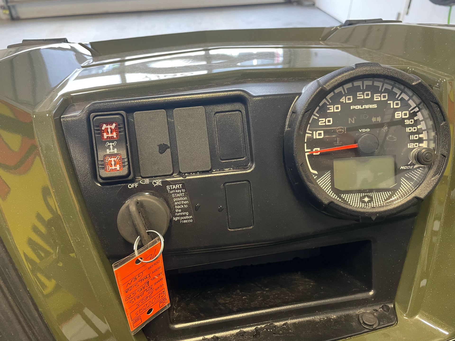 2025 Polaris Ranger 570 Full-Size in Two Harbors, Minnesota - Photo 12