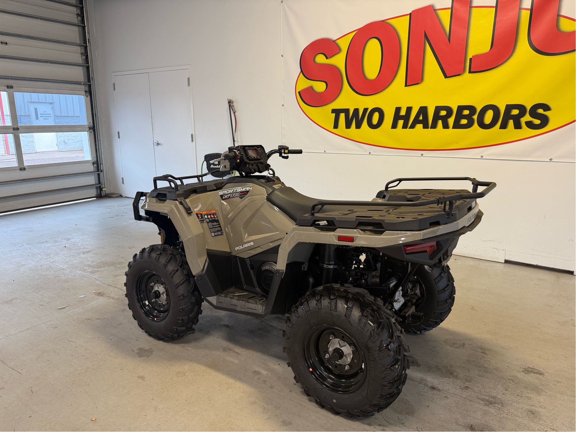 2025 Polaris Sportsman 570 EPS in Two Harbors, Minnesota - Photo 2