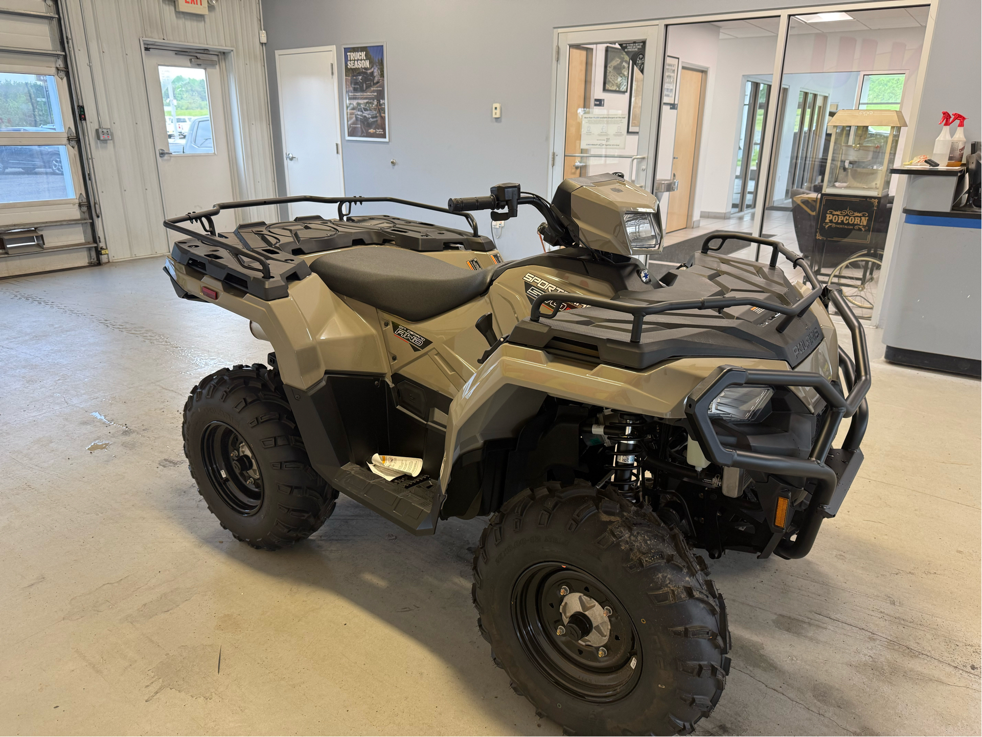2025 Polaris Sportsman 570 EPS in Two Harbors, Minnesota - Photo 5