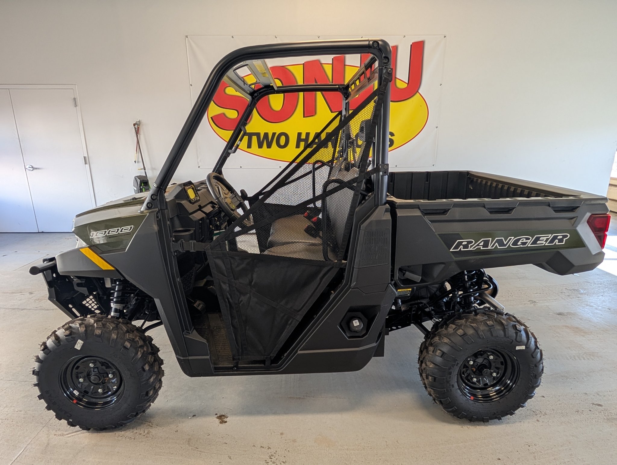 2026 Polaris Ranger 1000 EPS in Two Harbors, Minnesota - Photo 2