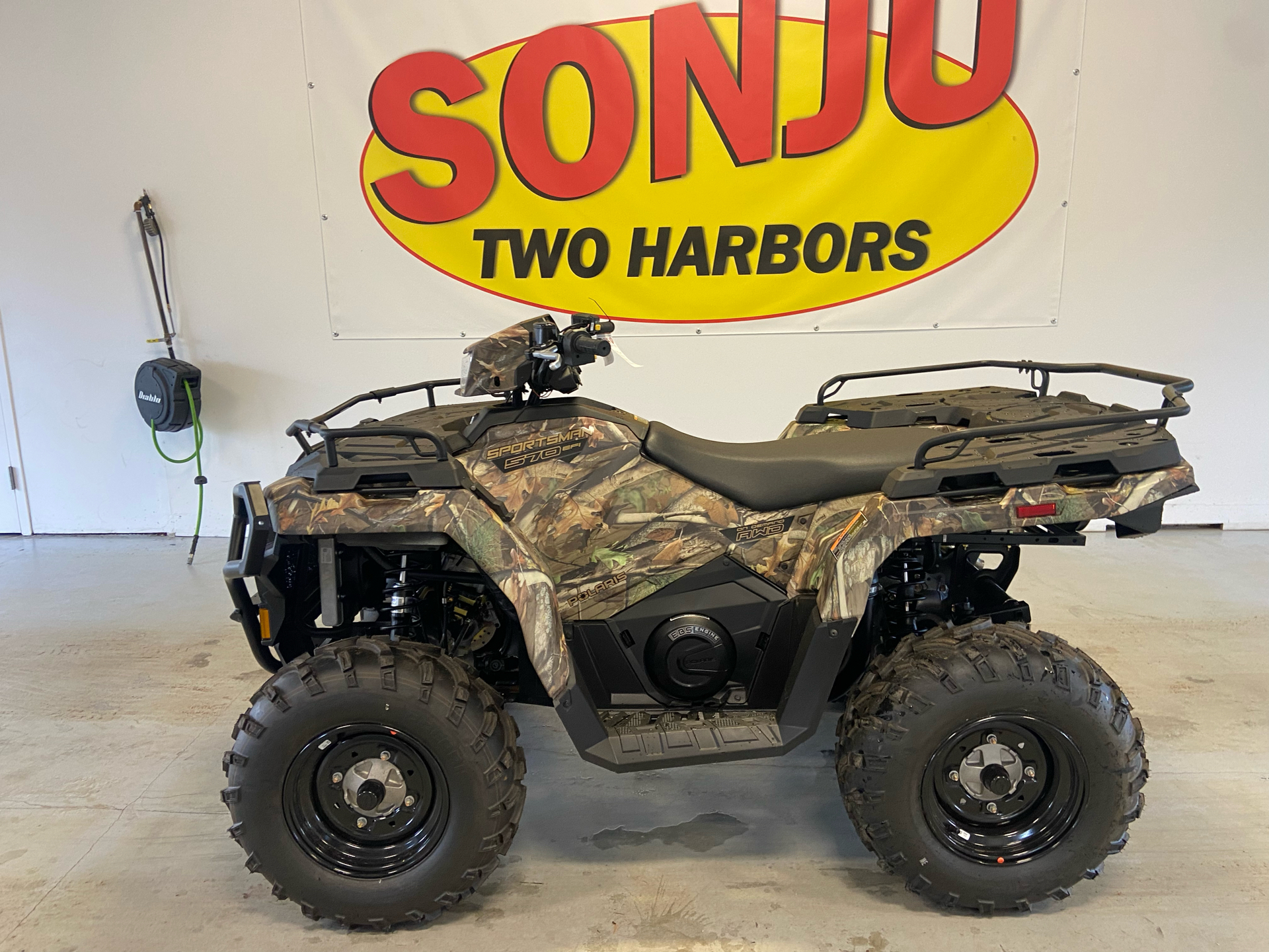2025 Polaris Sportsman 570 EPS in Two Harbors, Minnesota - Photo 2