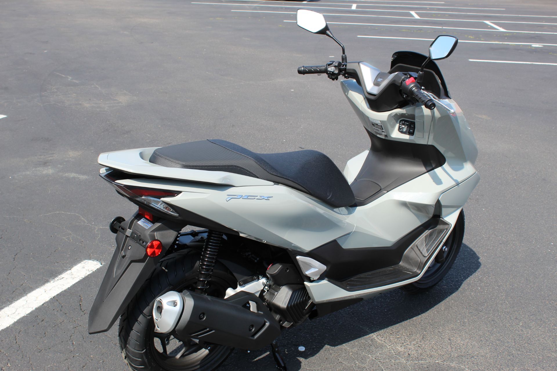 New 2025 Honda PCX, Sanford NC | Specs, Price, Photos | Pearl Gray