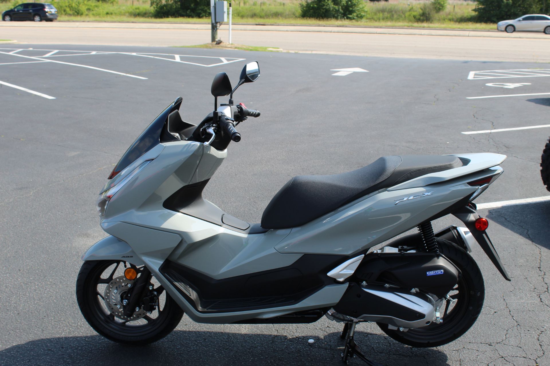 New 2025 Honda PCX, Sanford NC | Specs, Price, Photos | Pearl Gray
