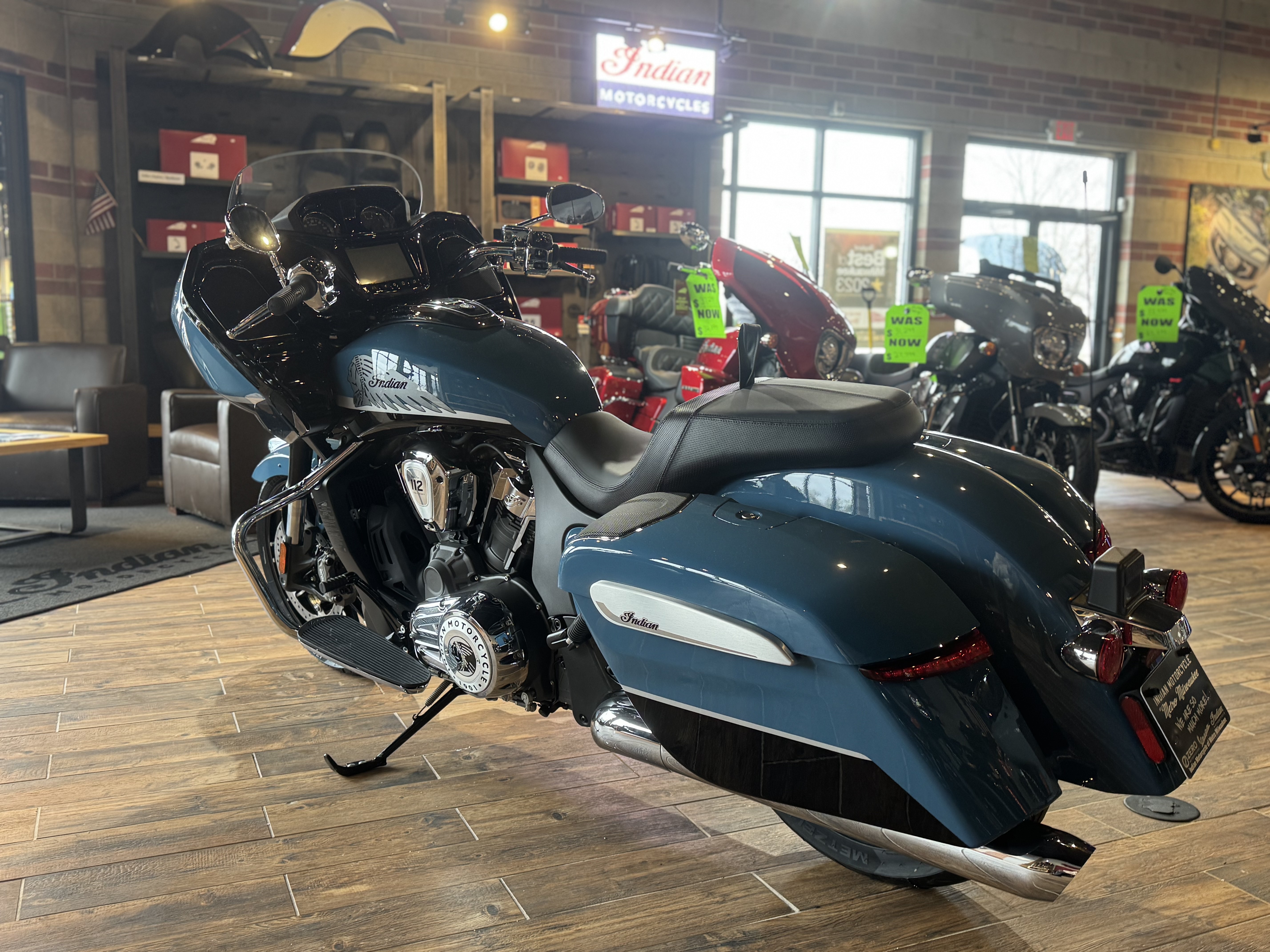 INDIAN MOTORCYCLE by SUGAR CANE デニム つなぎ New 2026 Indian Motorcycle Challenger® Limited 112 with PowerBand