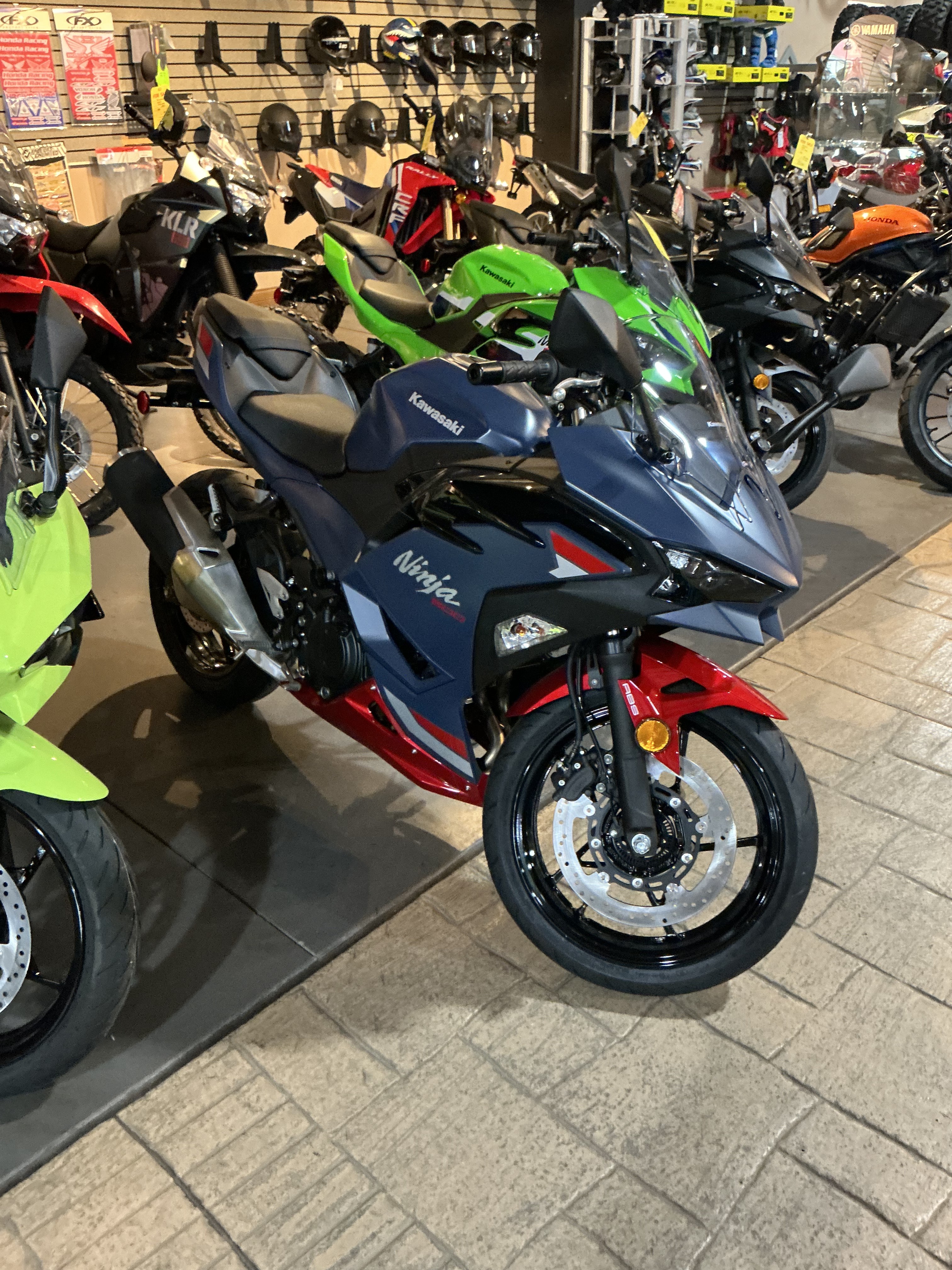 2026 Kawasaki Ninja® 500 ABS 1