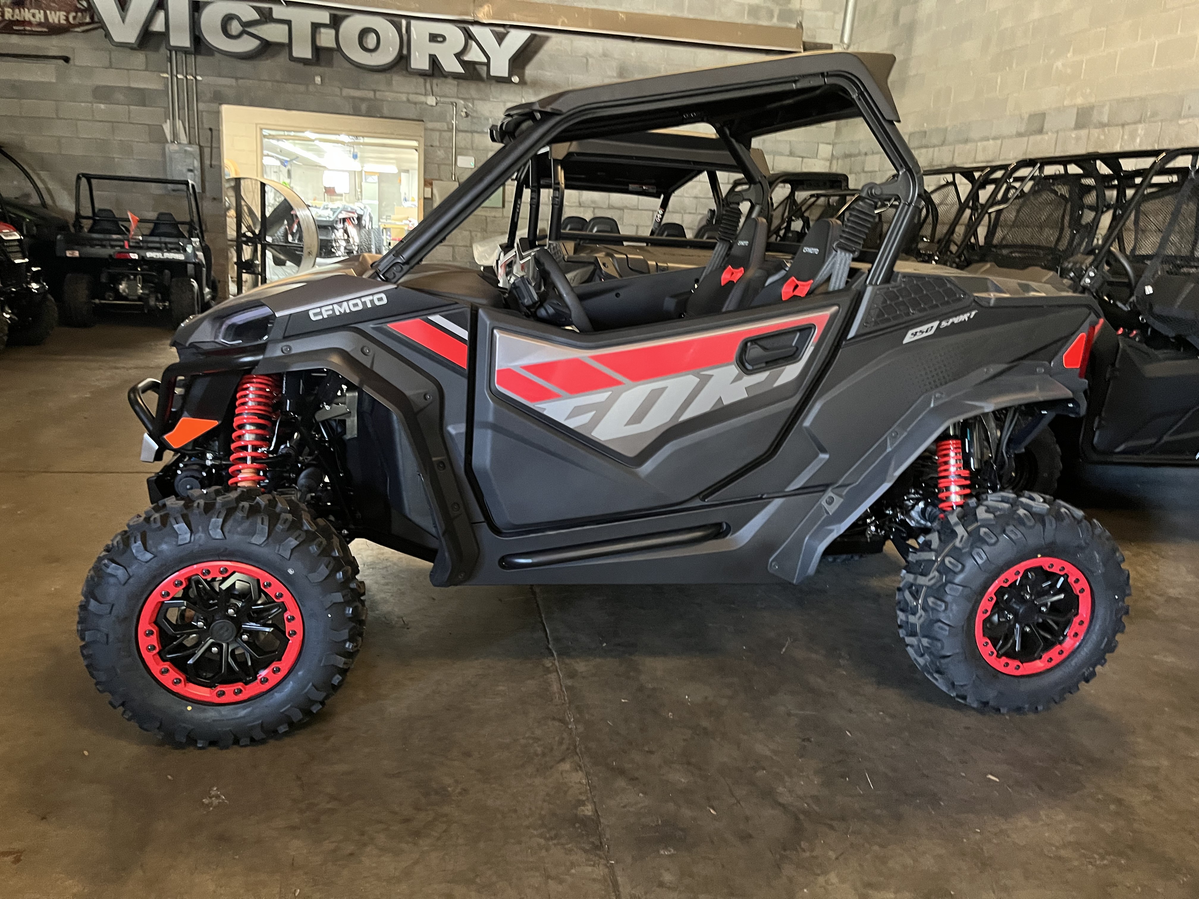 Mariusz Forecki　マリウス・フォレチキ　限定550部 New 2026 CFMOTO ZForce 950 Sport, Corbin KY | Specs, Price, Photos
