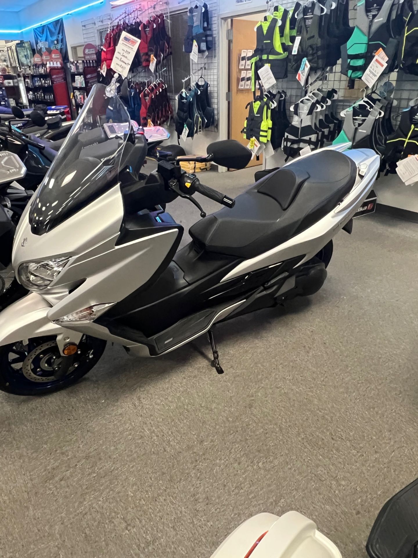 2024 Suzuki Burgman 400 in Columbia, South Carolina - Photo 6