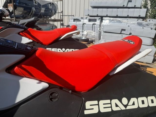 2024 Sea-Doo Spark for photo 2