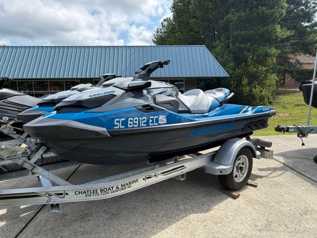 2020 Sea-Doo GTX photo 2