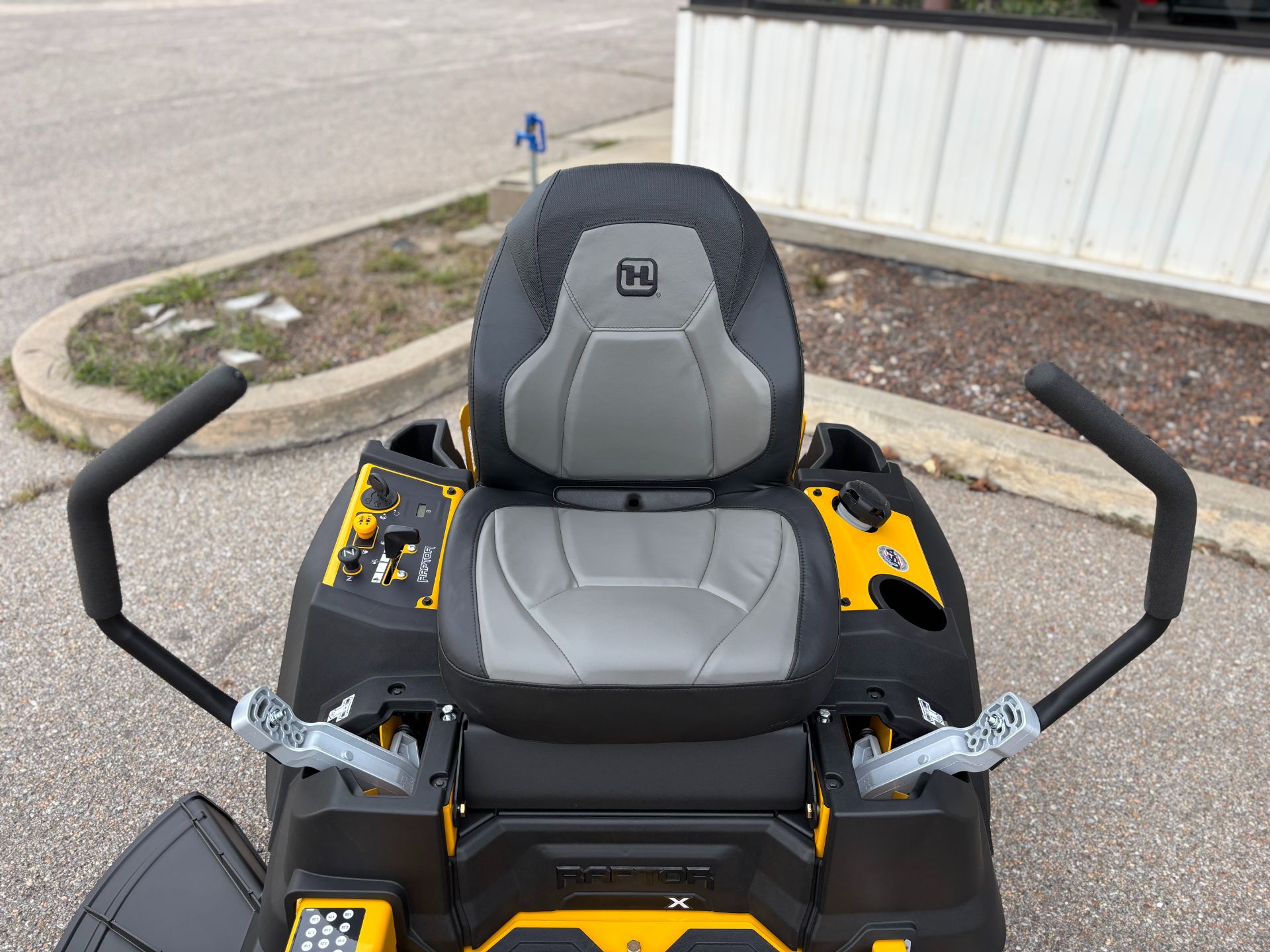 2026  Raptor X 42 in. Kawasaki FR600 18 hp 12