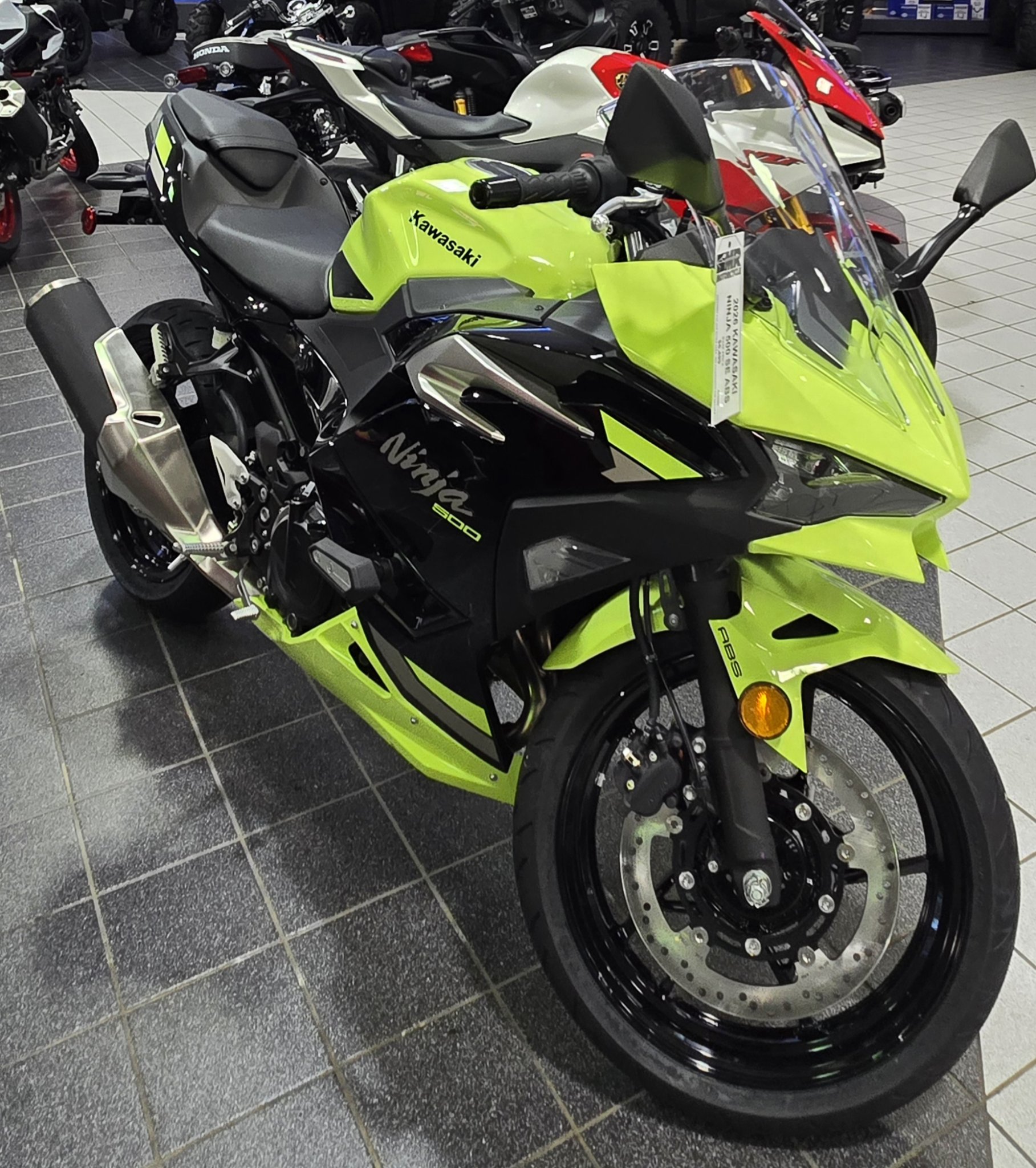 2026 Kawasaki Ninja® 500 SE ABS 1