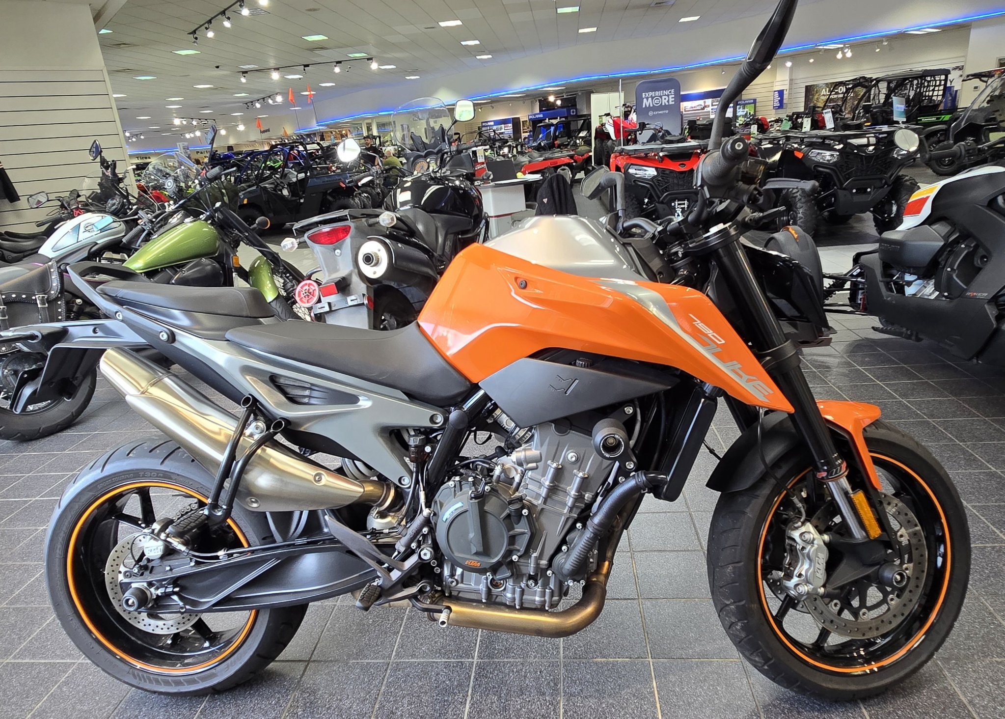 2019 KTM 790 Duke 1
