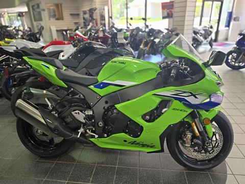 イズ New 2026 Kawasaki Ninja® ZX™-10R | Motorcycles in Asheville NC