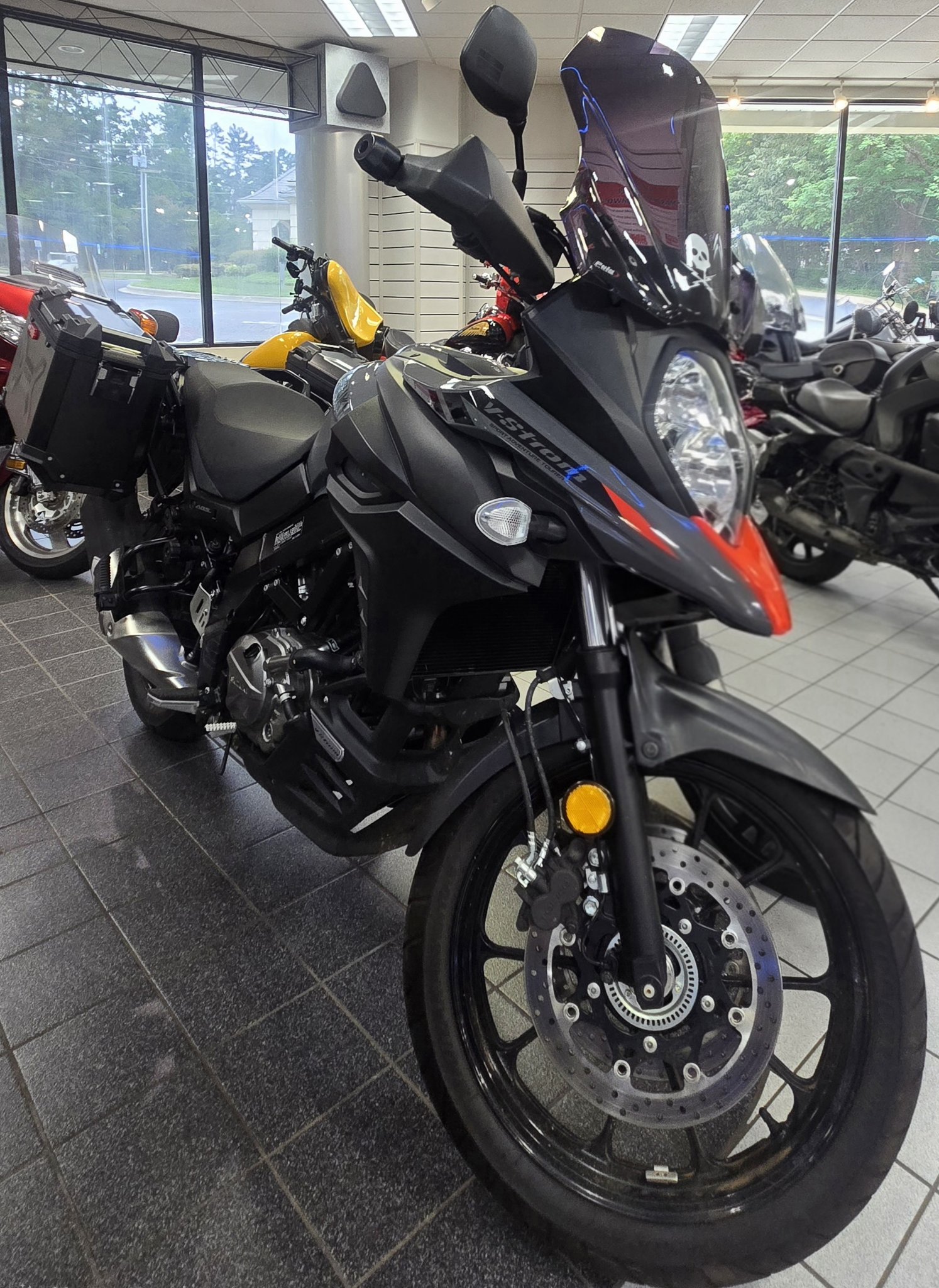 2024 Suzuki V-Strom 650 1
