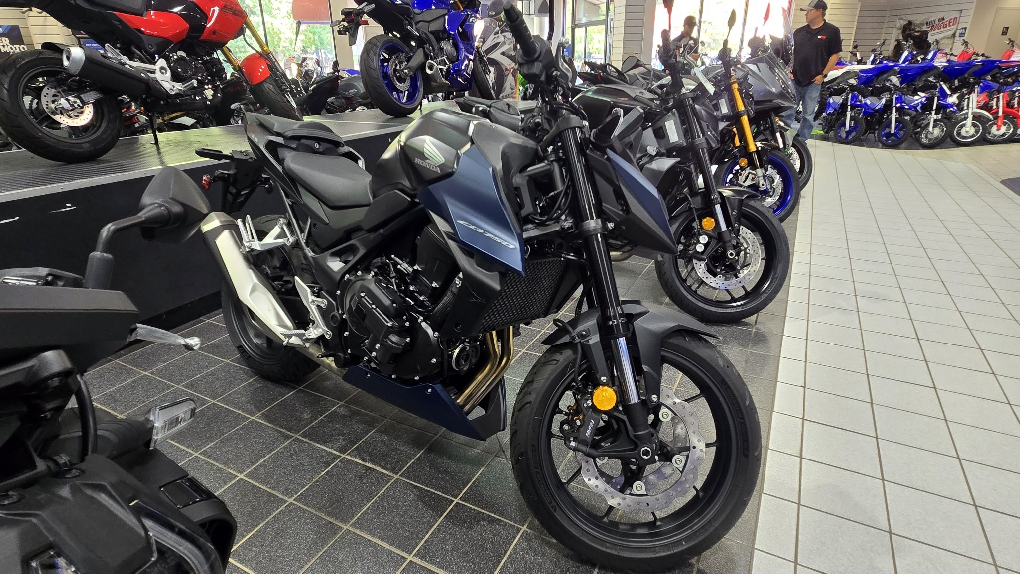 2026 Honda CB750 Hornet E-Clutch 1