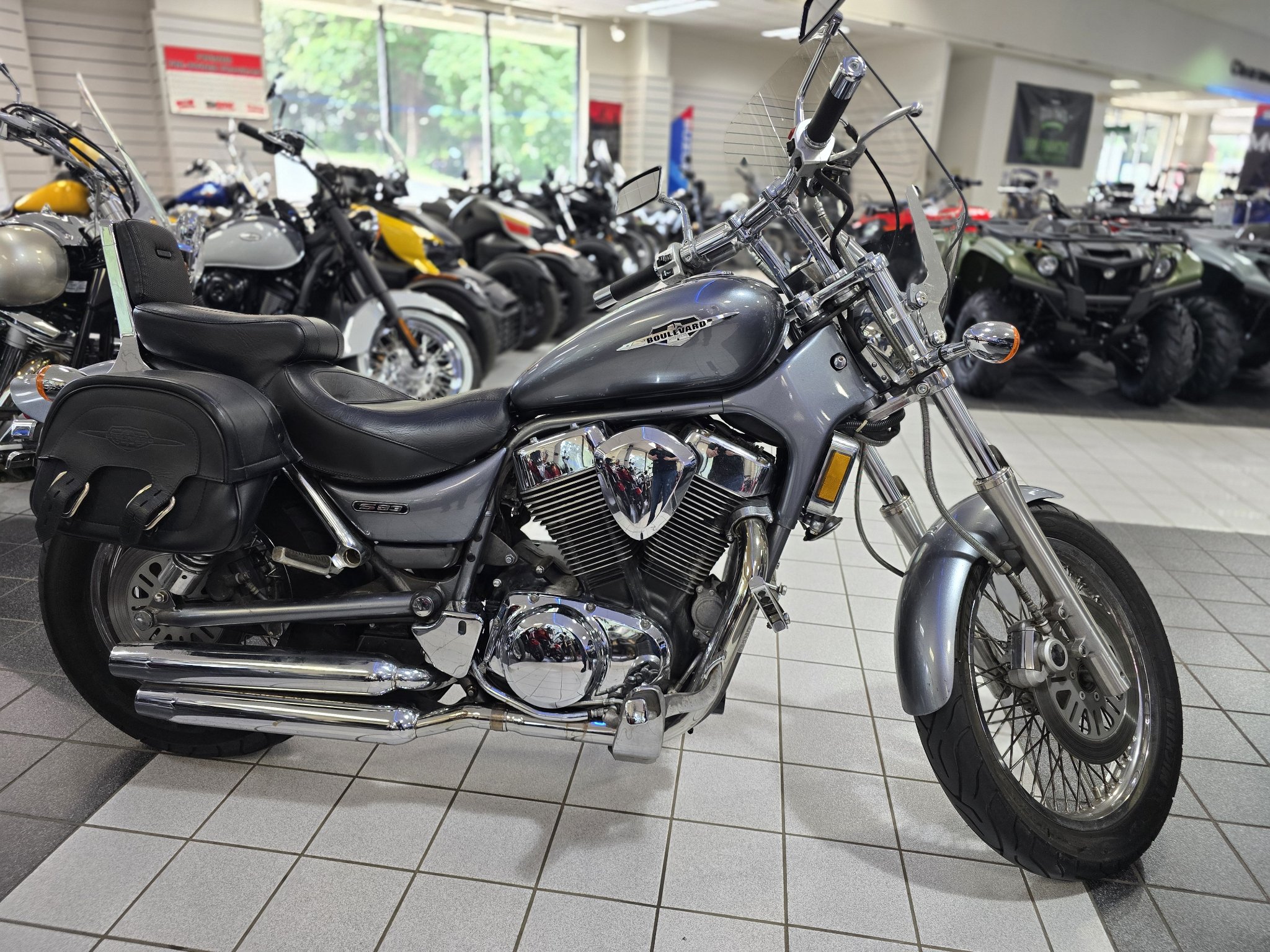 2005 Suzuki Boulevard S83