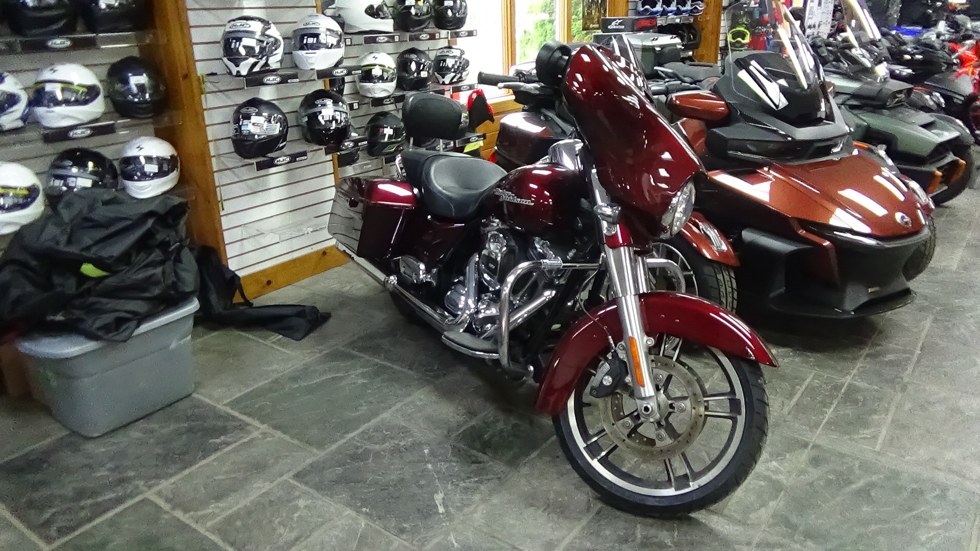 2014 Harley-Davidson Street Glide® Special 1