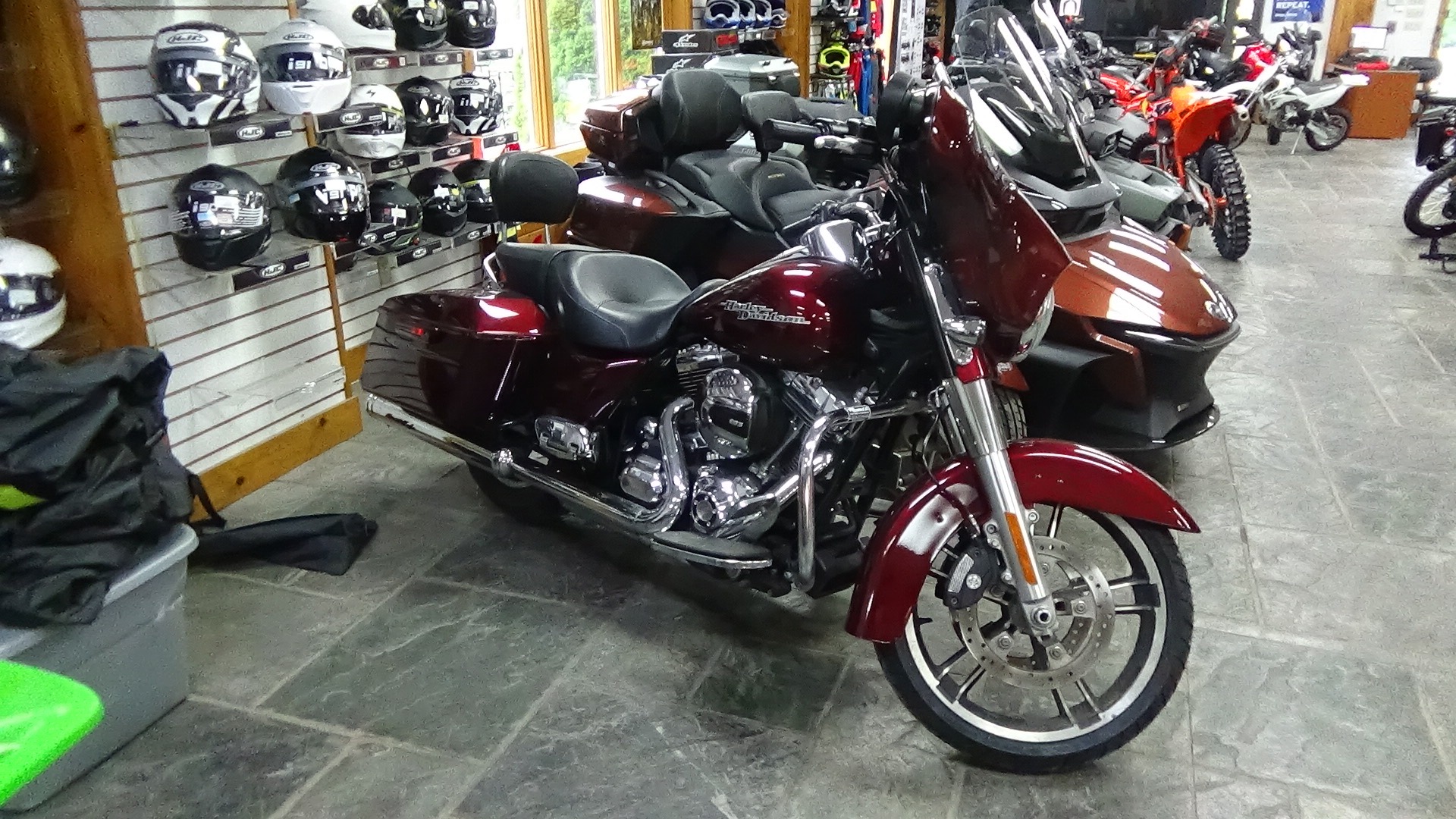 2014 Harley-Davidson Street Glide® Special 3