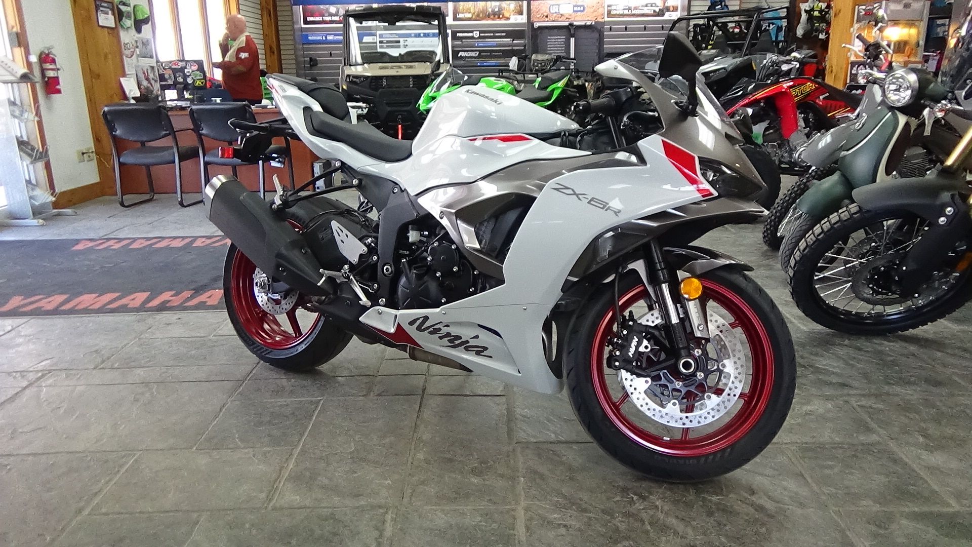 2025 Kawasaki Ninja® ZX-6R ABS 9