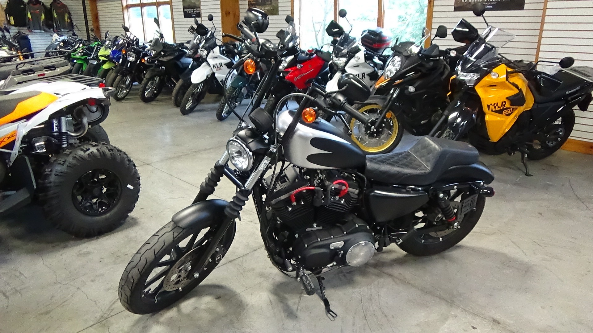 2022 Harley-Davidson Iron 883 5