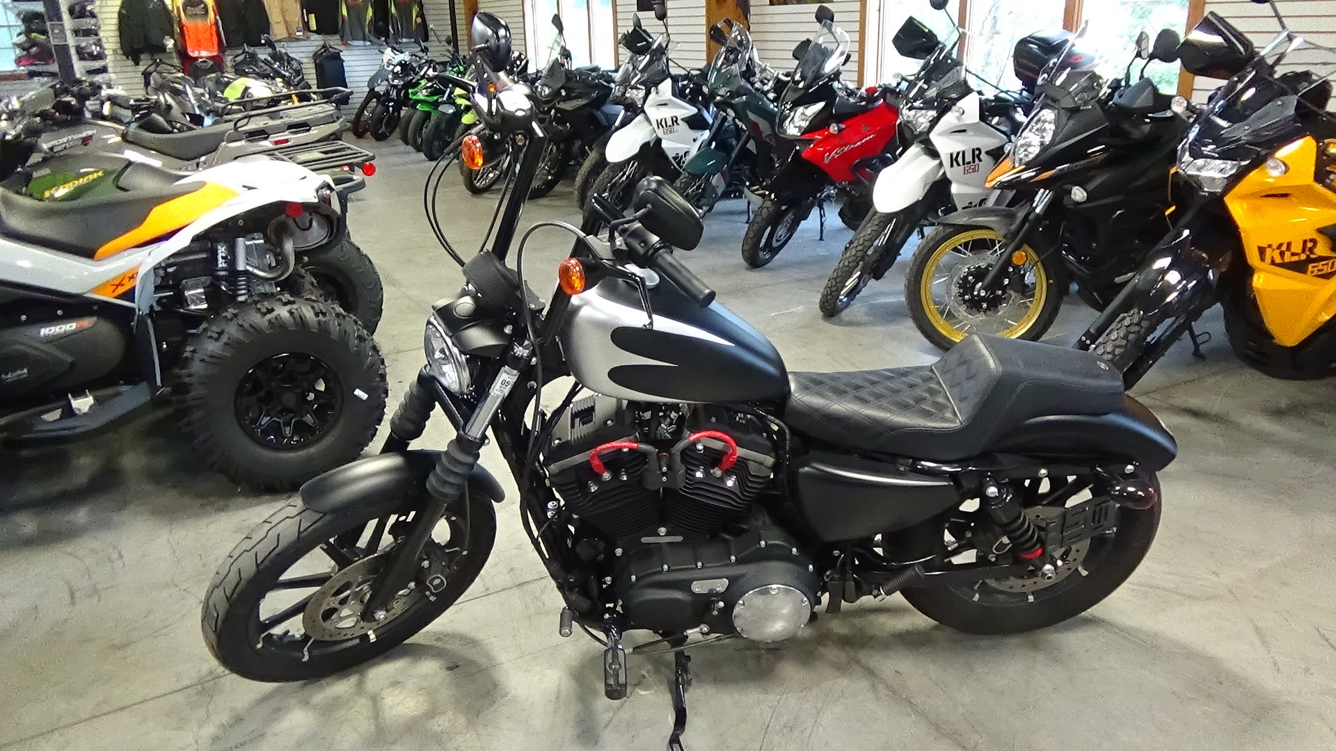 2022 Harley-Davidson Iron 883 6