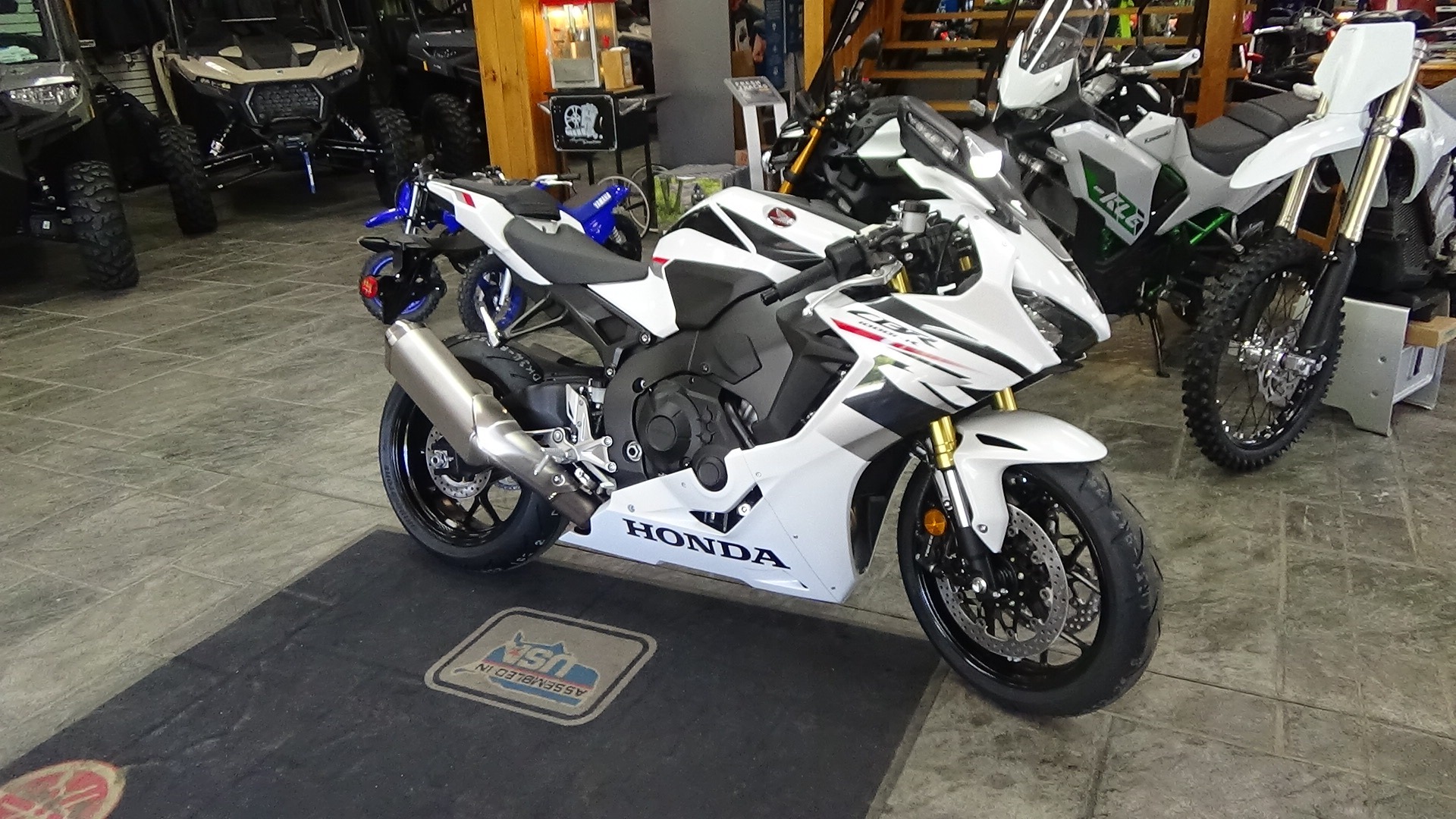 2027 Honda CBR1000RR 1