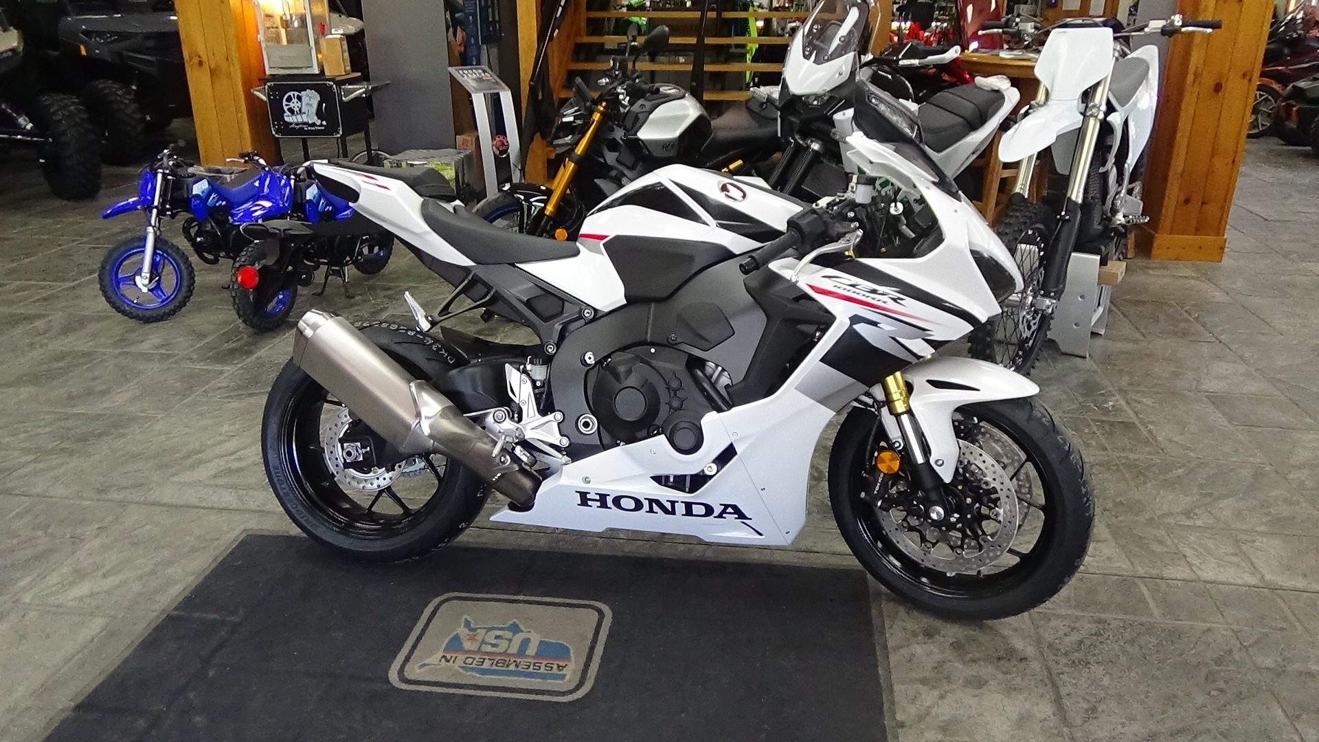 2027 Honda CBR1000RR 2