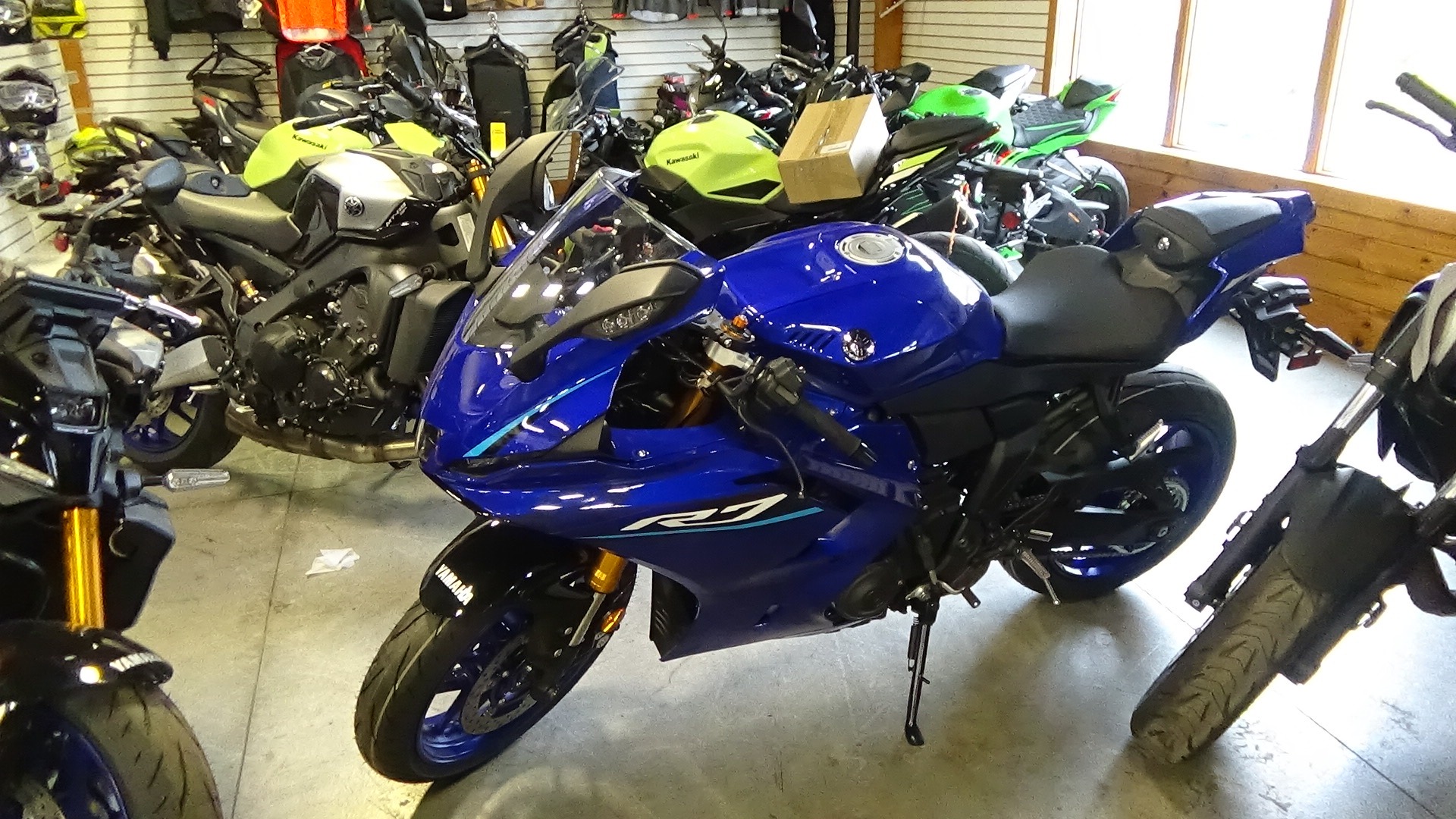 2026 Yamaha YZF-R7 4