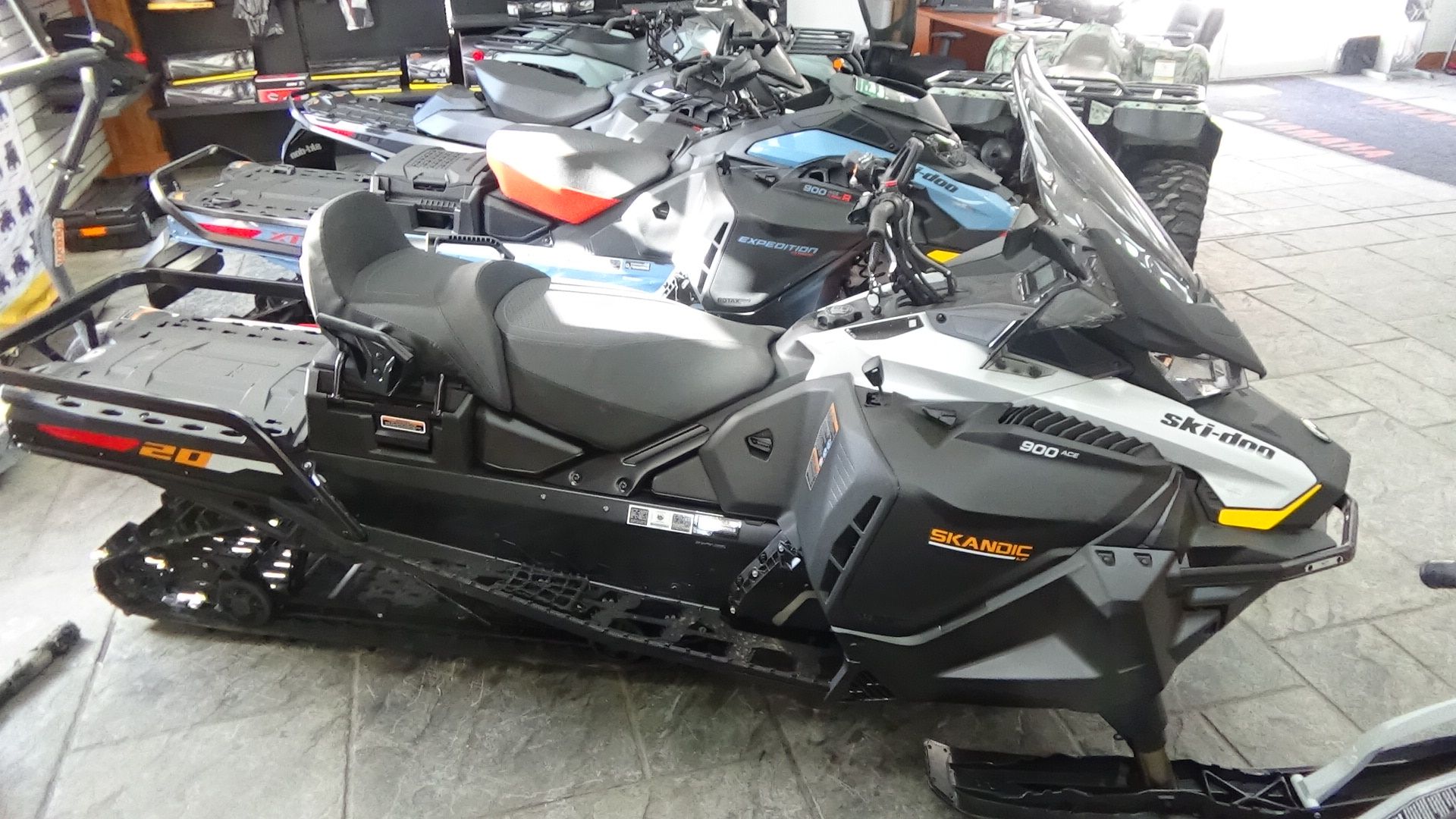 New 2026 Ski-Doo Skandic LE 900 ACE ES Silent Cobra WT 1.5 Track