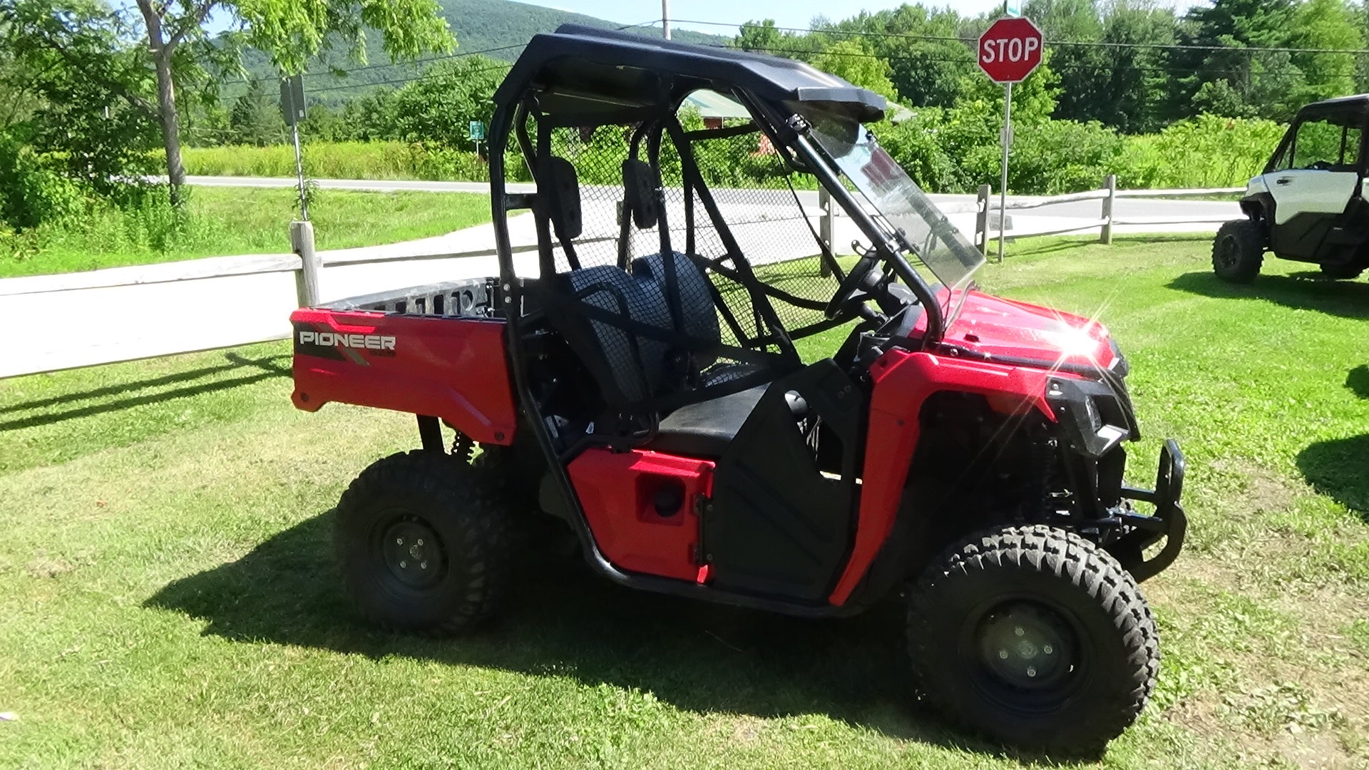 2025 Honda Pioneer 520 8