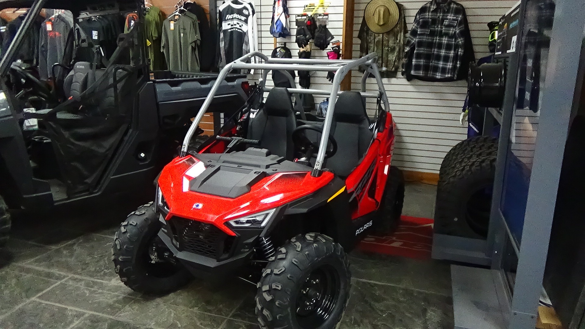 2026 Polaris RZR 200 EFI 4