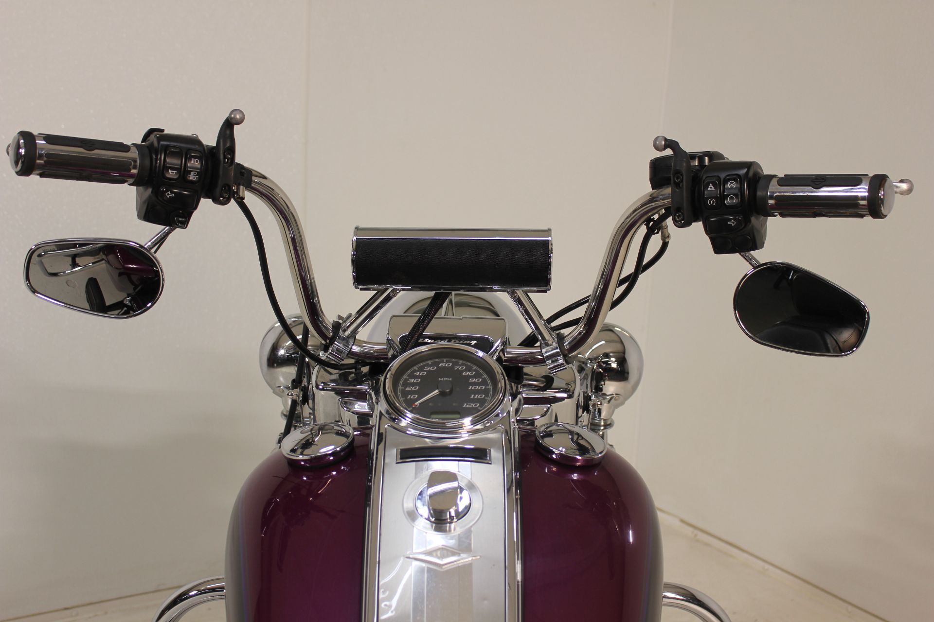 2016 Harley-Davidson Road King® 10