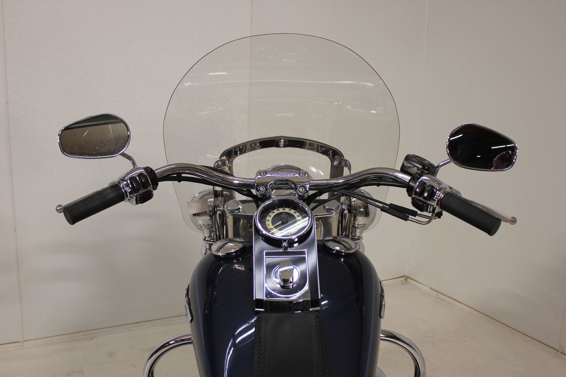 2008 Harley-Davidson Softail® Deluxe 9