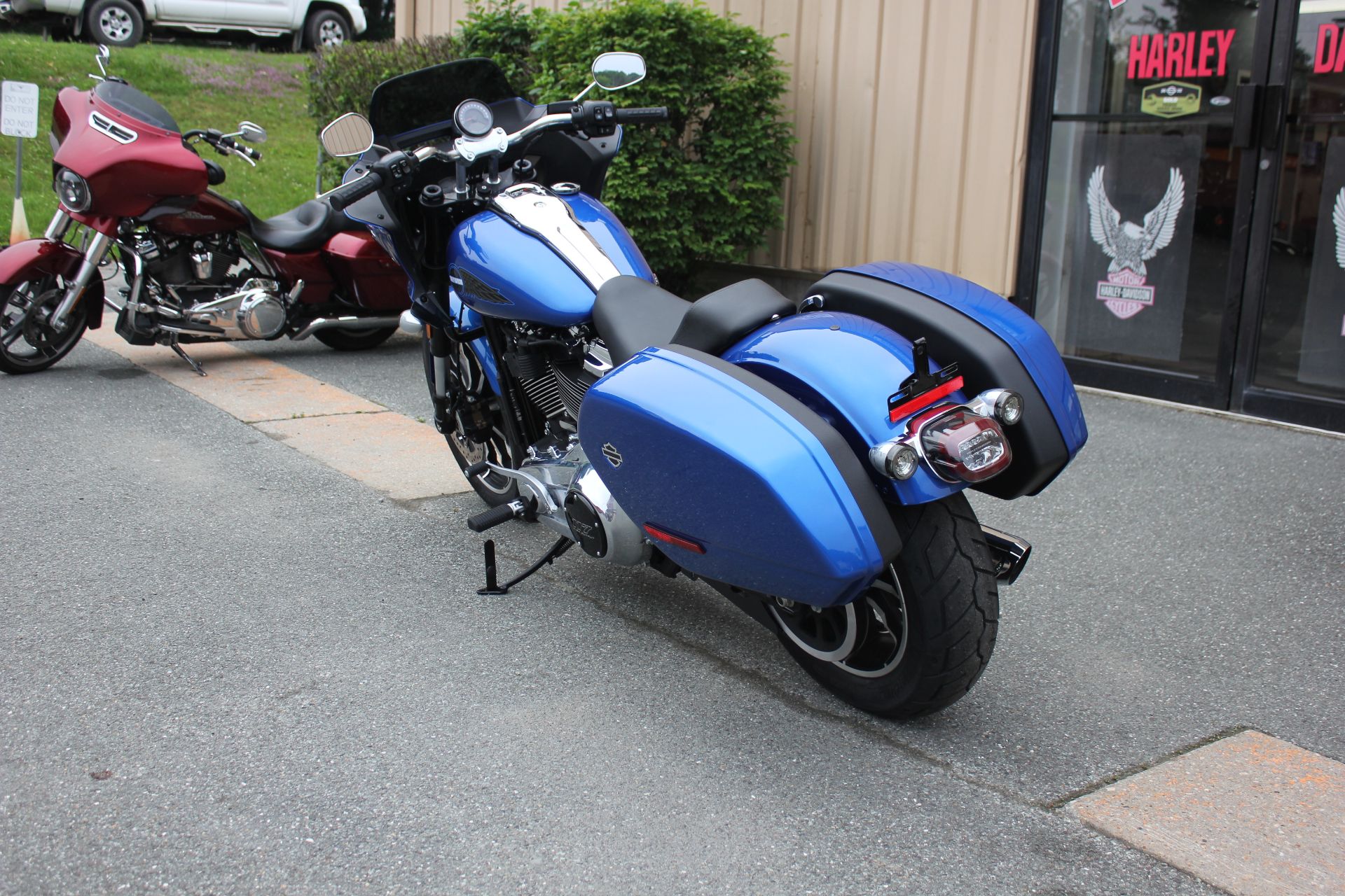 New 2025 Harley-Davidson Low Rider® ST Blue Burst (Chrome Finish