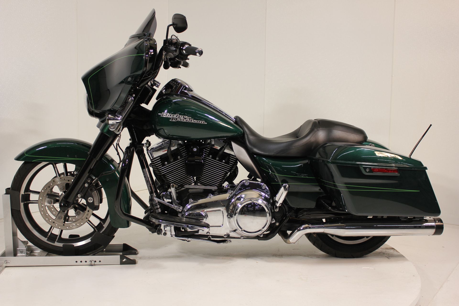 Used 2016 Harley-Davidson Street Glide® Special Deep Jade Pearl