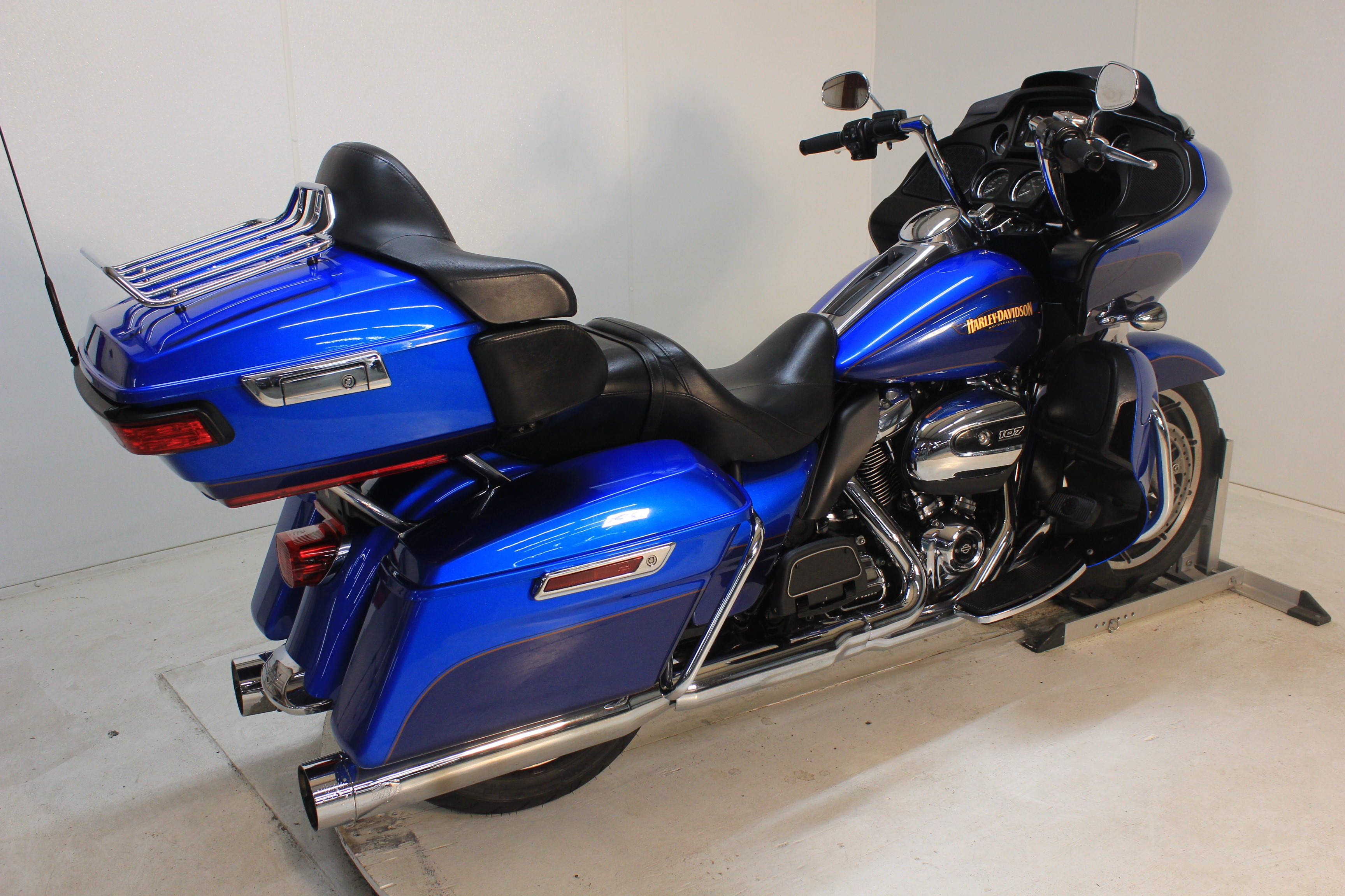 2017 Harley-Davidson Road Glide® Ultra 8