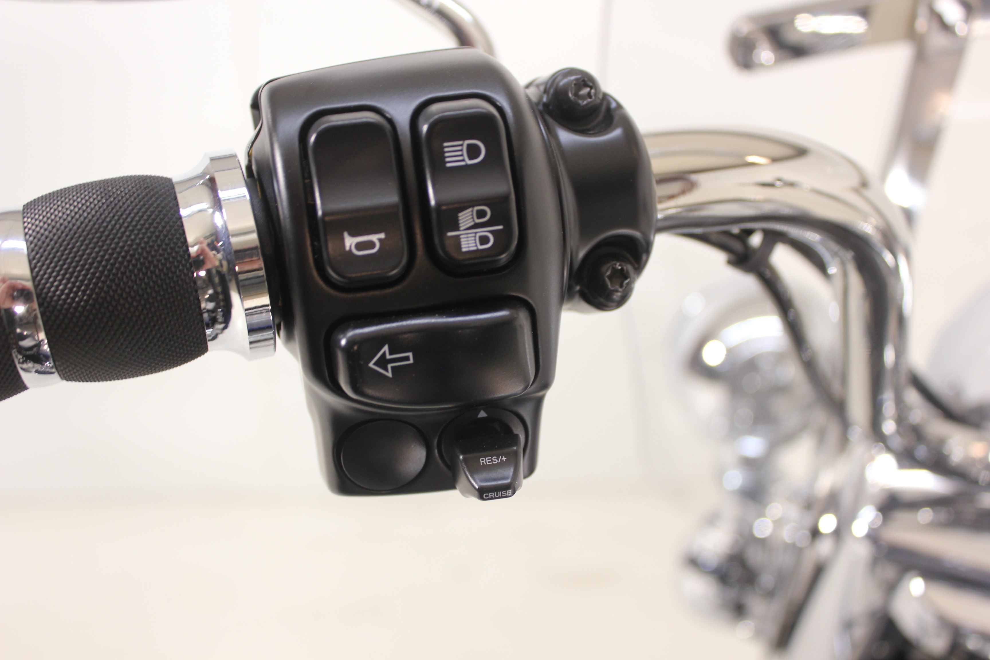 2022 Harley-Davidson Road King® 11