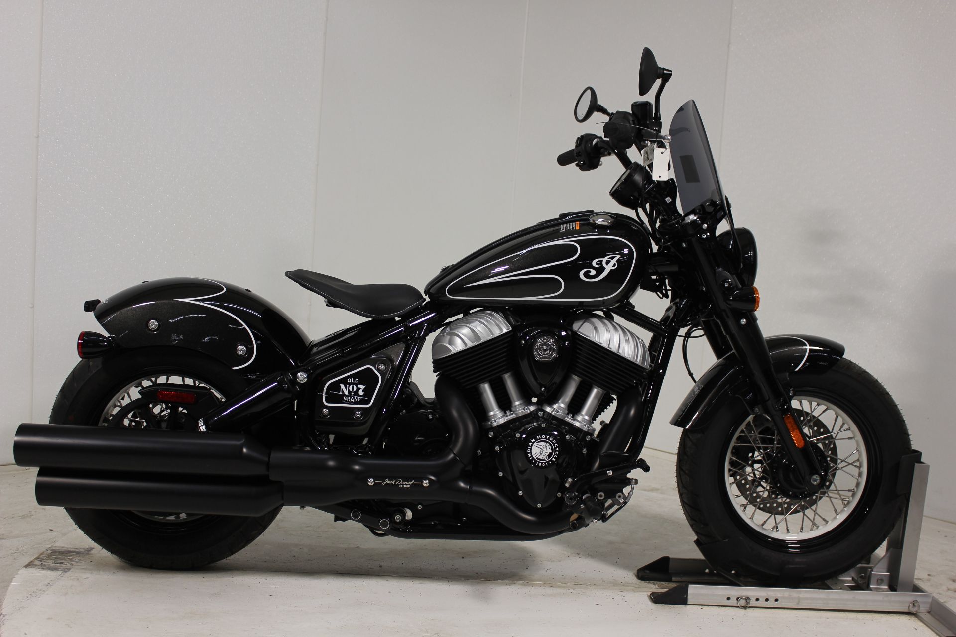 2023  Chief Bobber Dark Horse® 5