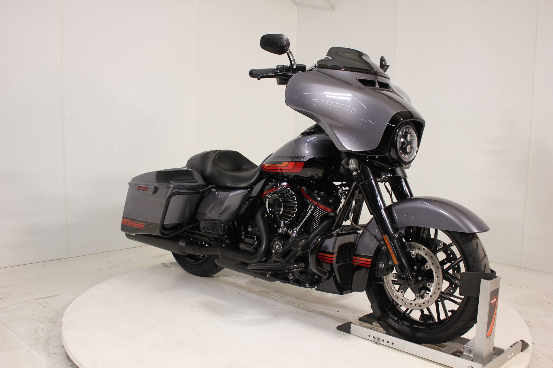 HARLEY-DAVIDSON タンク　バイク 2020 Harley-Davidson Streetfighter Preview | Motorcyclist