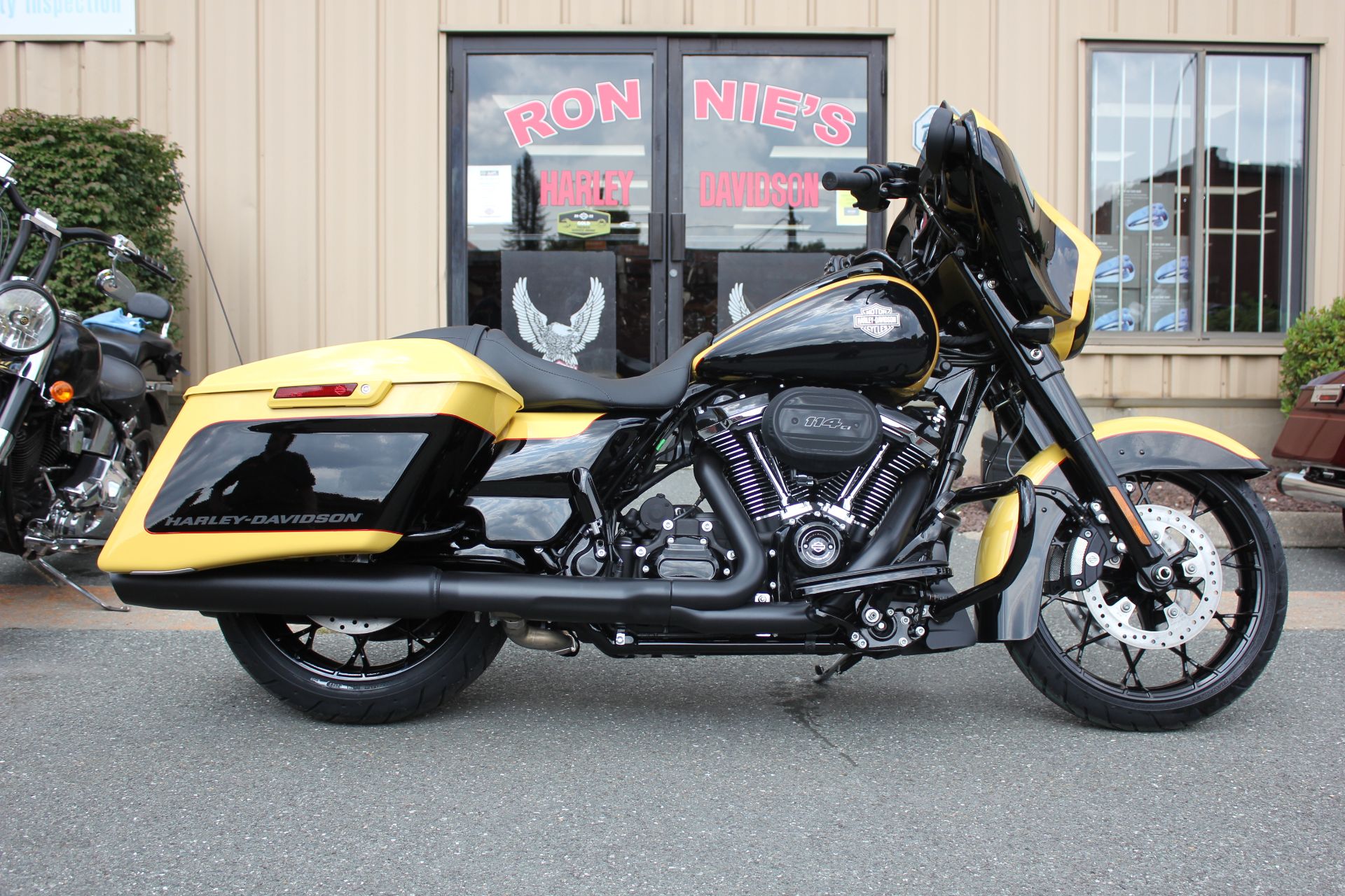 New 2023 Harley-Davidson Street Glide® Special Industrial