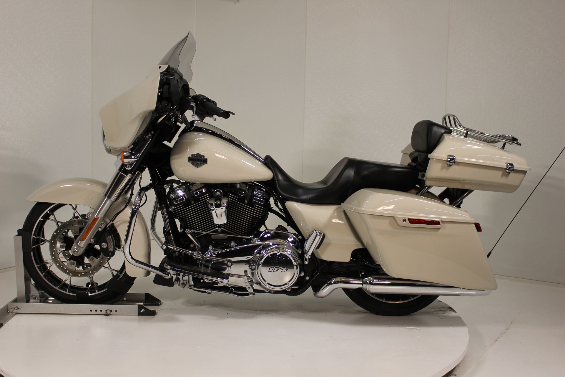 New 2022 Harley-Davidson Street Glide® Special White Sand Pearl