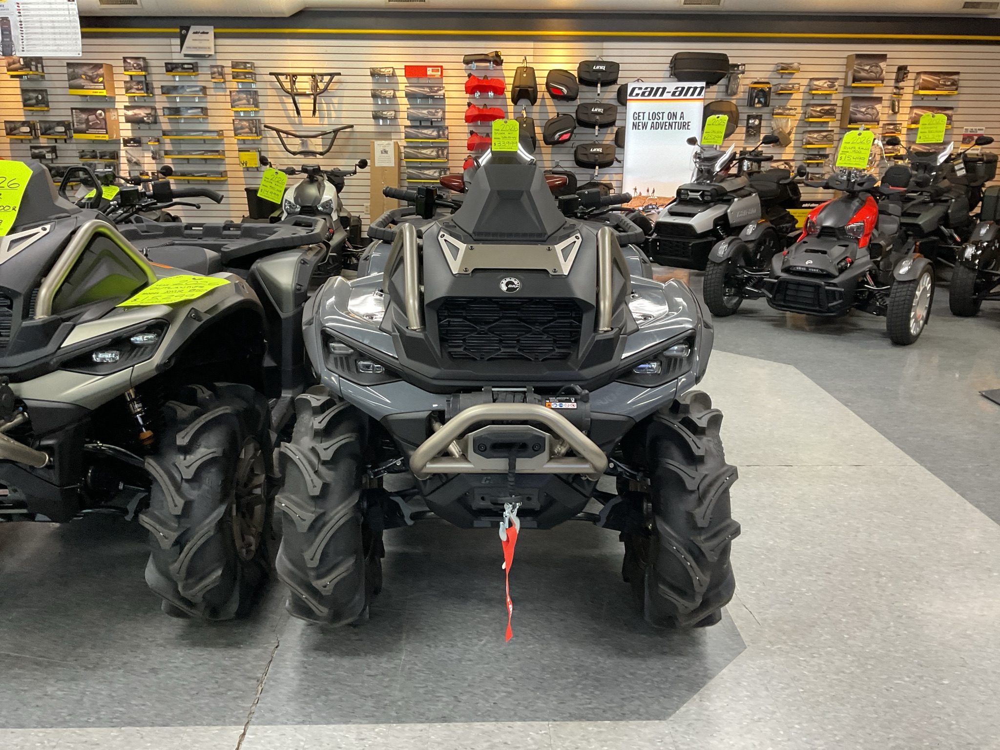 2026 Can-Am™ Outlander X MR 850 1