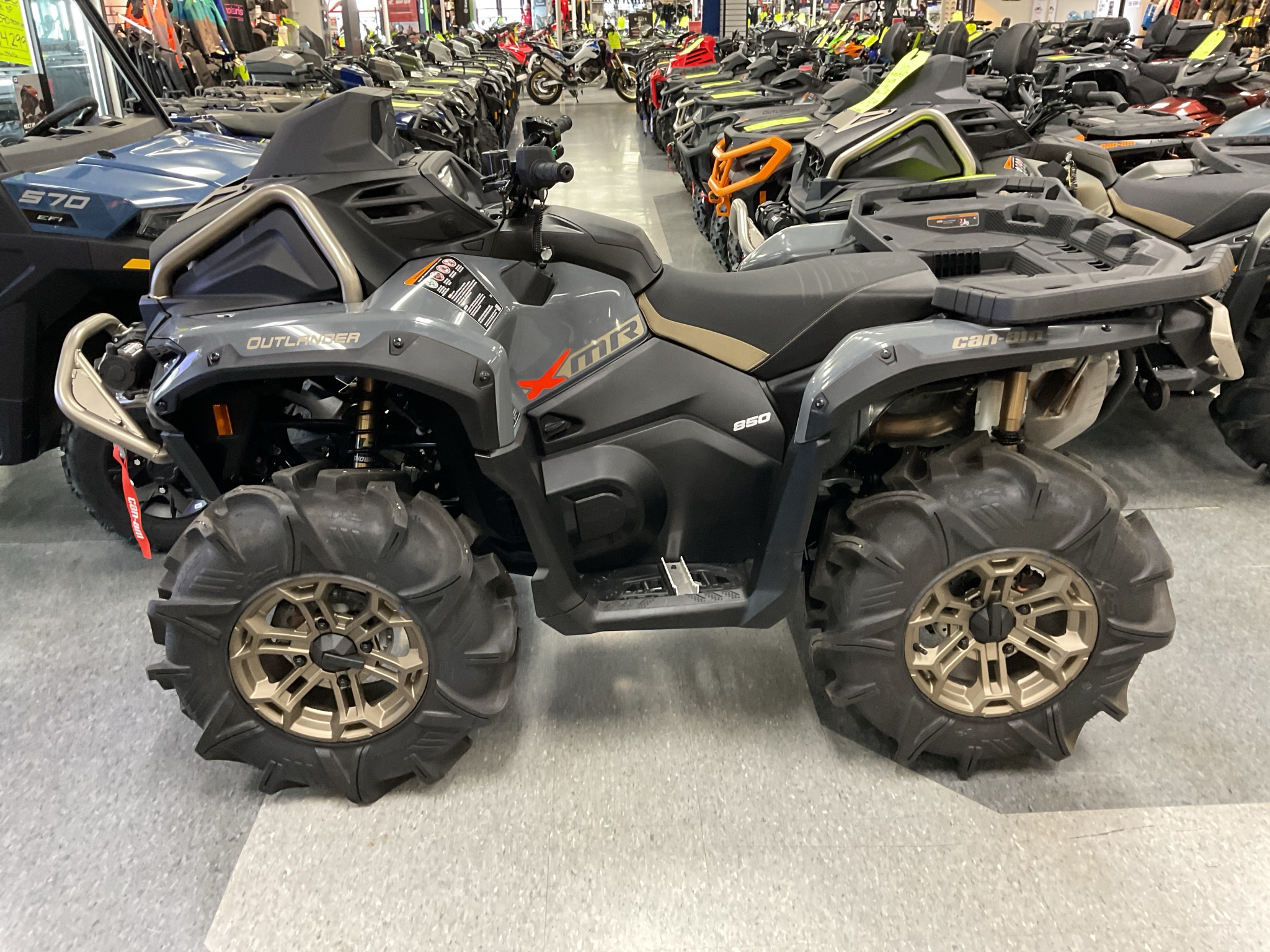 2026 Can-Am™ Outlander X MR 850 2