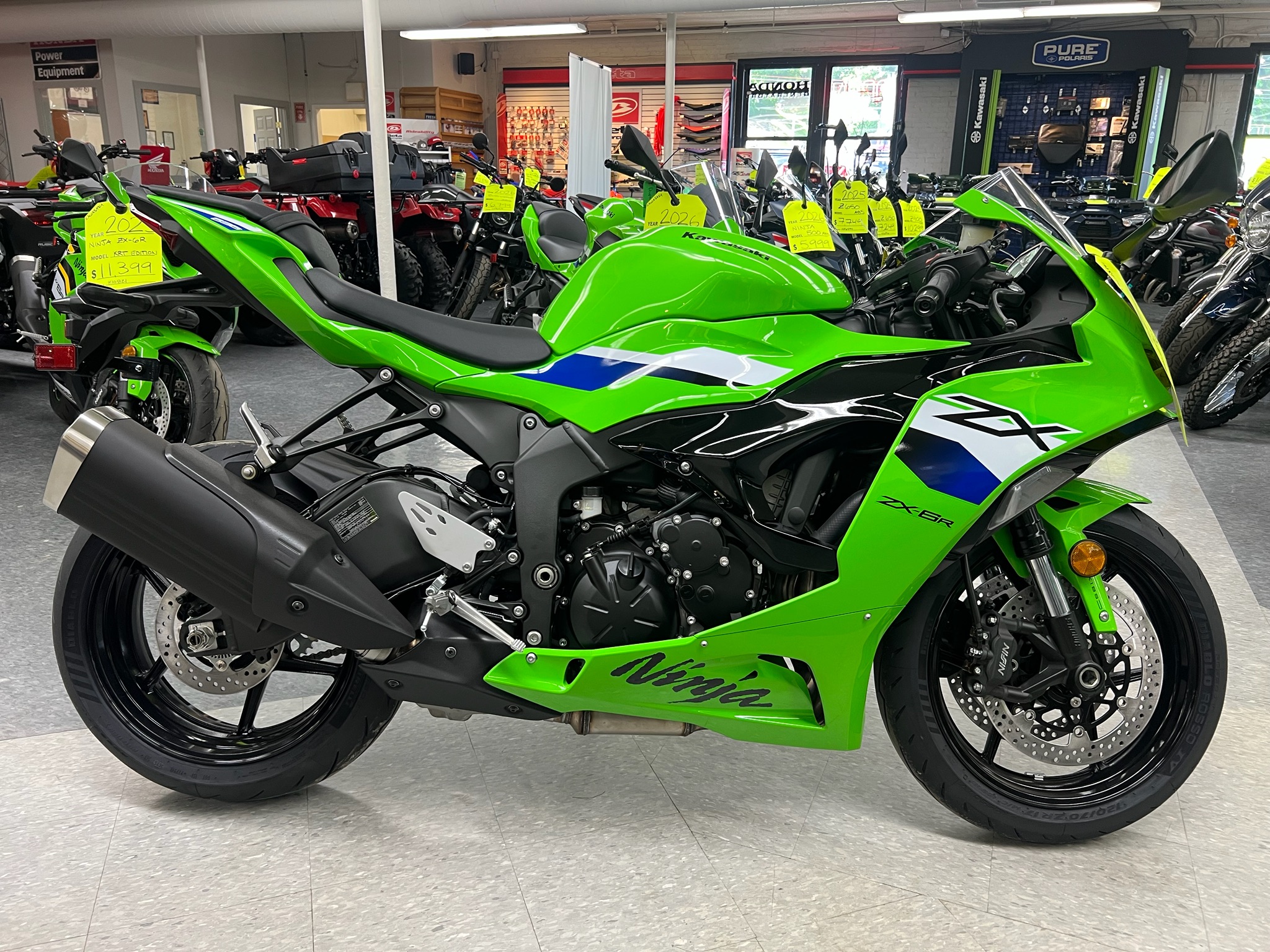 2026 Kawasaki Ninja® ZX-6R ABS 1