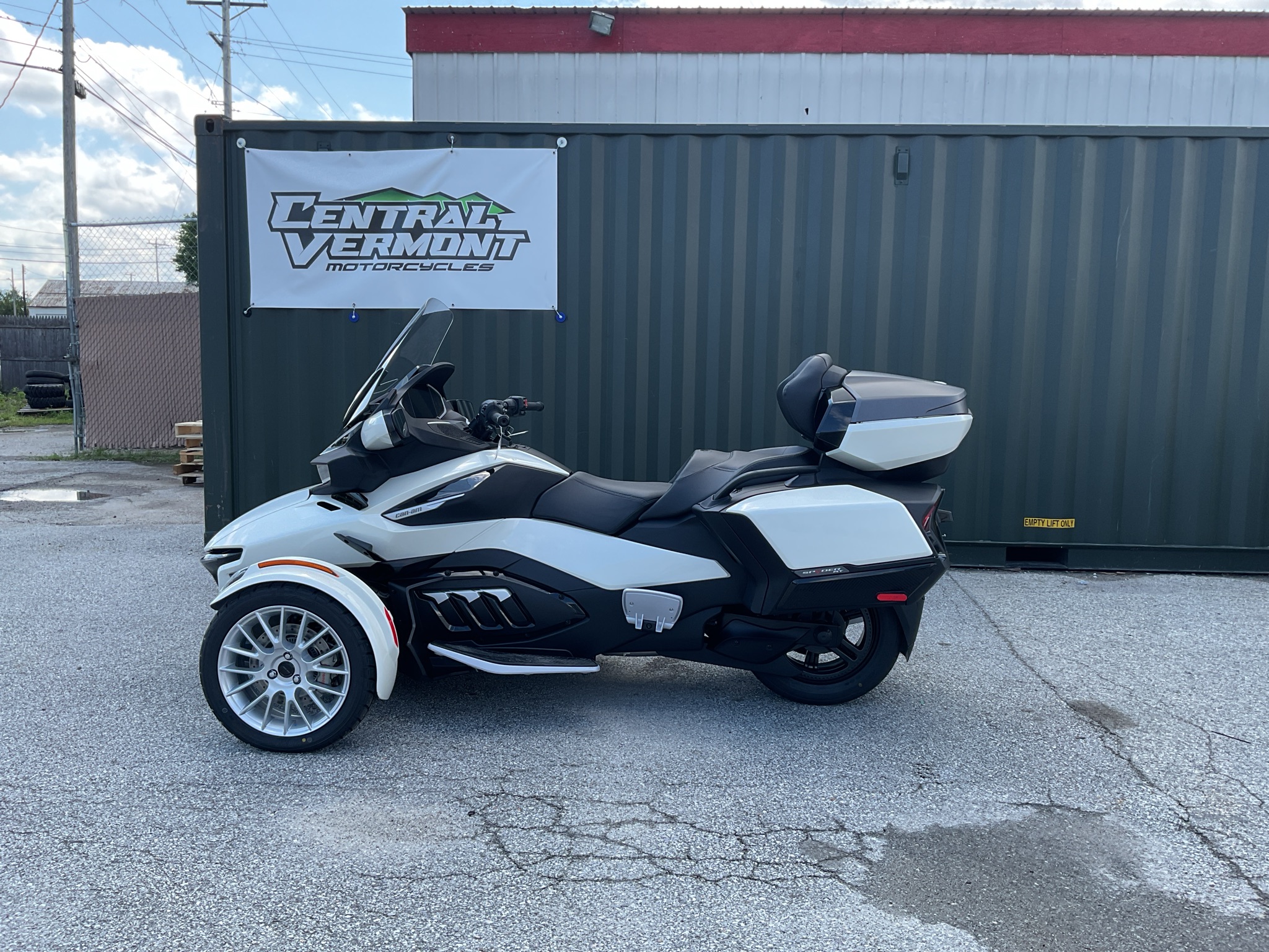 2026 Can-Am™ Spyder RT Limited 5