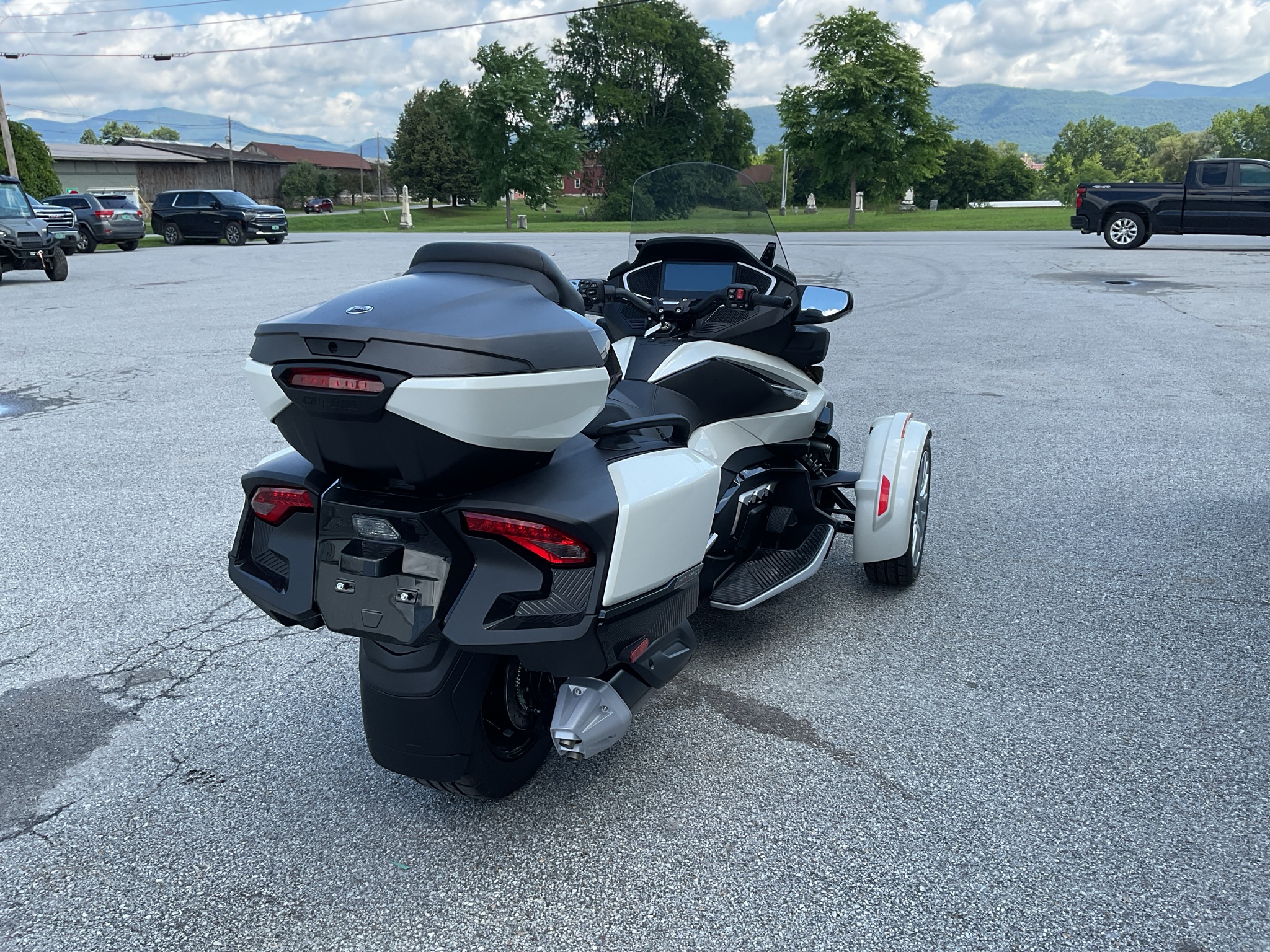 2026 Can-Am™ Spyder RT Limited 8