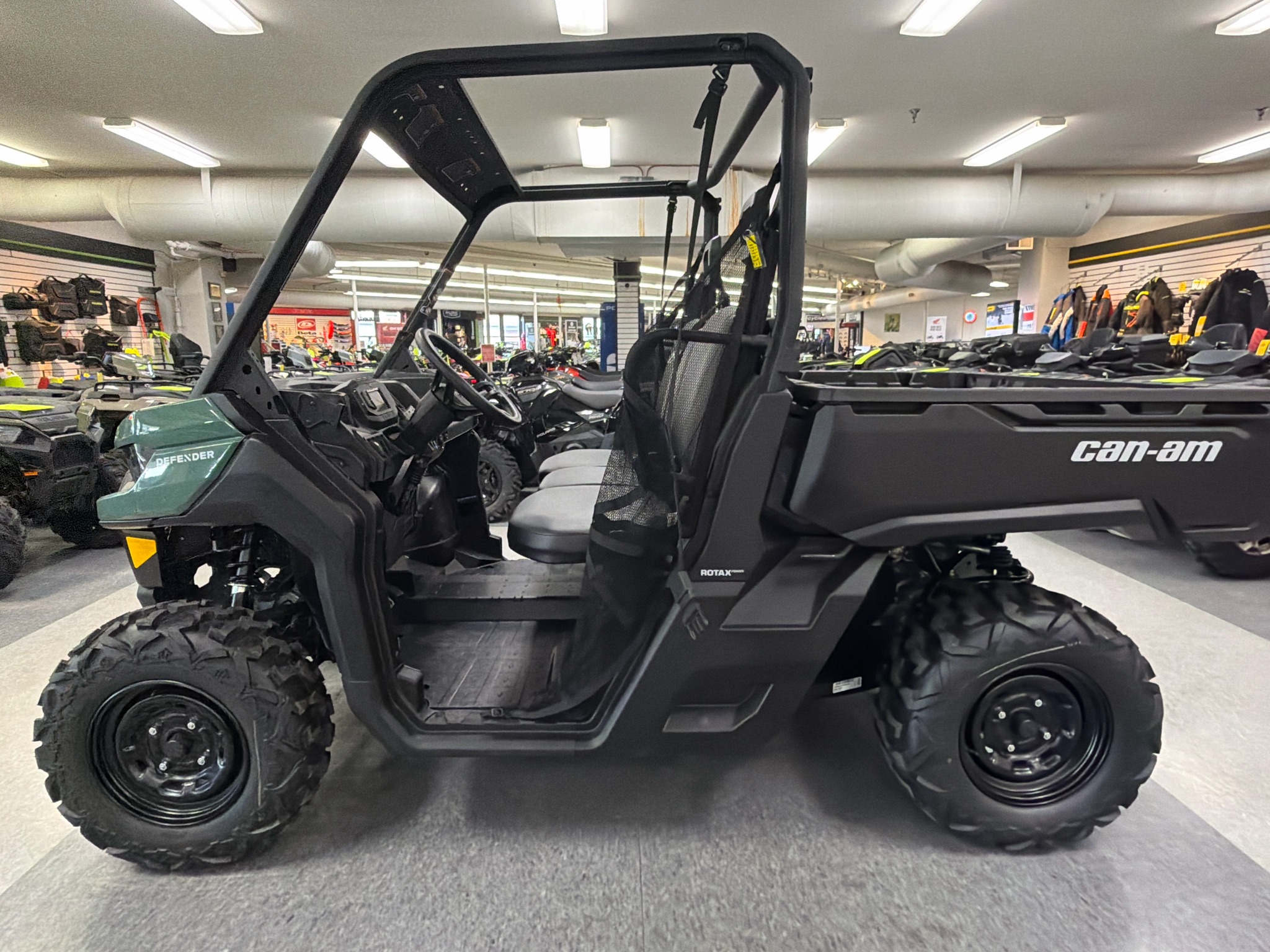 2026 Can-Am™ Defender HD7 1