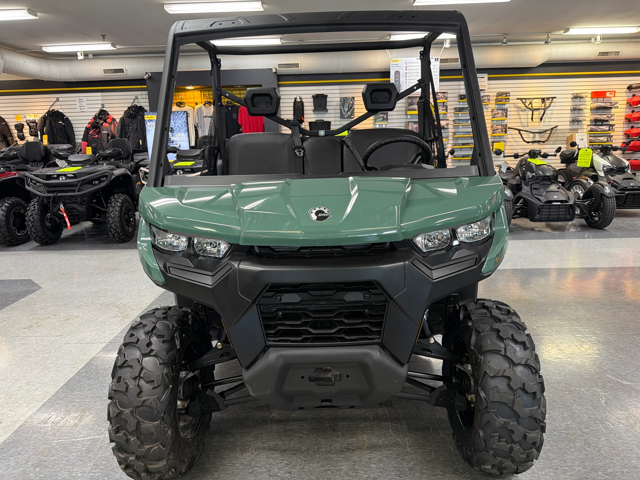 2026 Can-Am™ Defender HD7 2